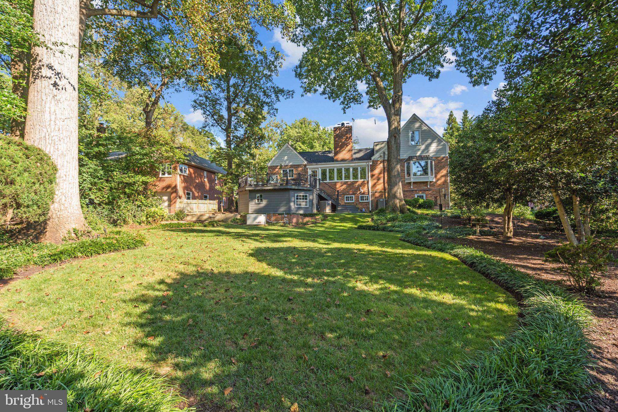 Arlington, VA 22207,4827 27TH PL N