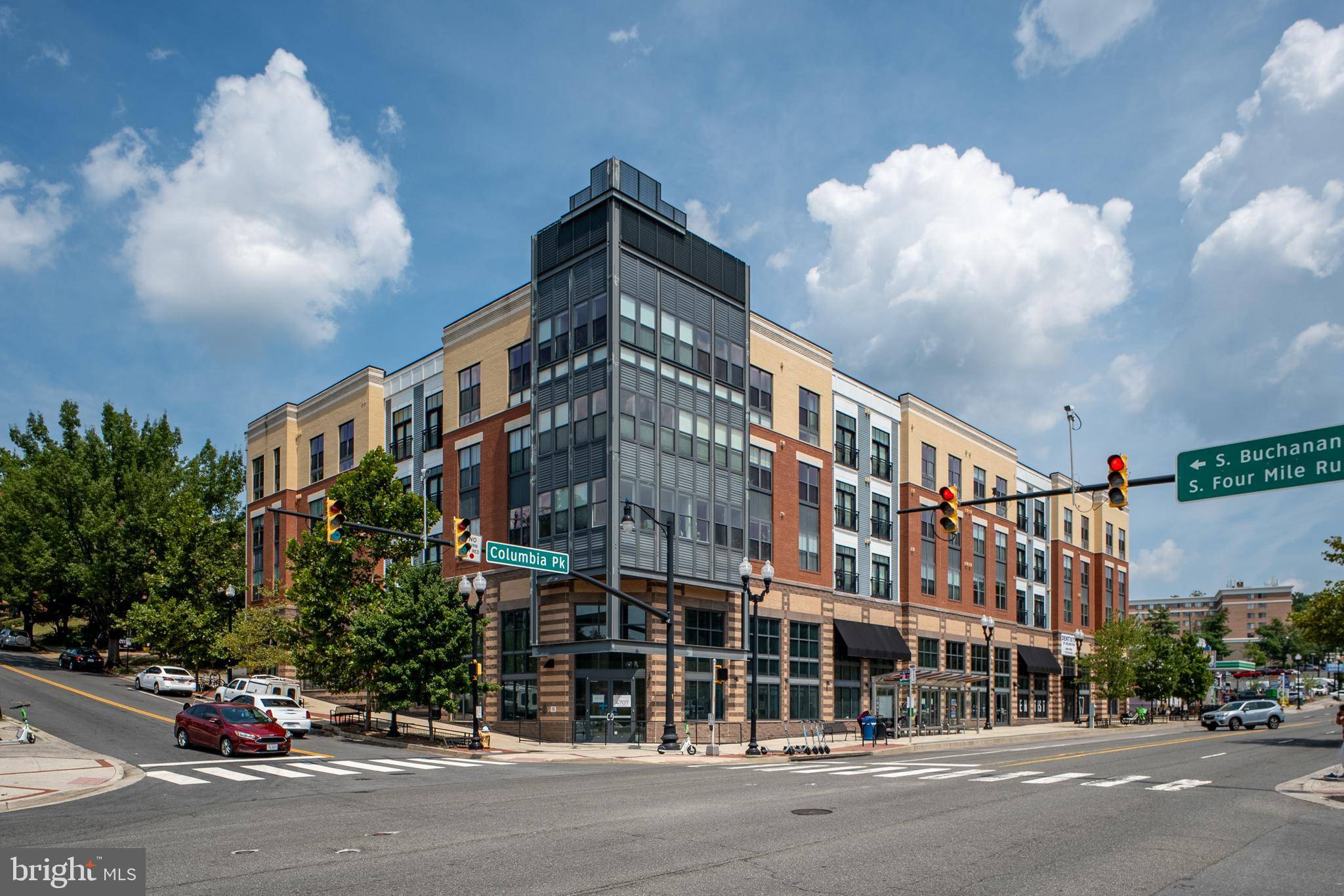 Arlington, VA 22204,989 S BUCHANAN ST #311