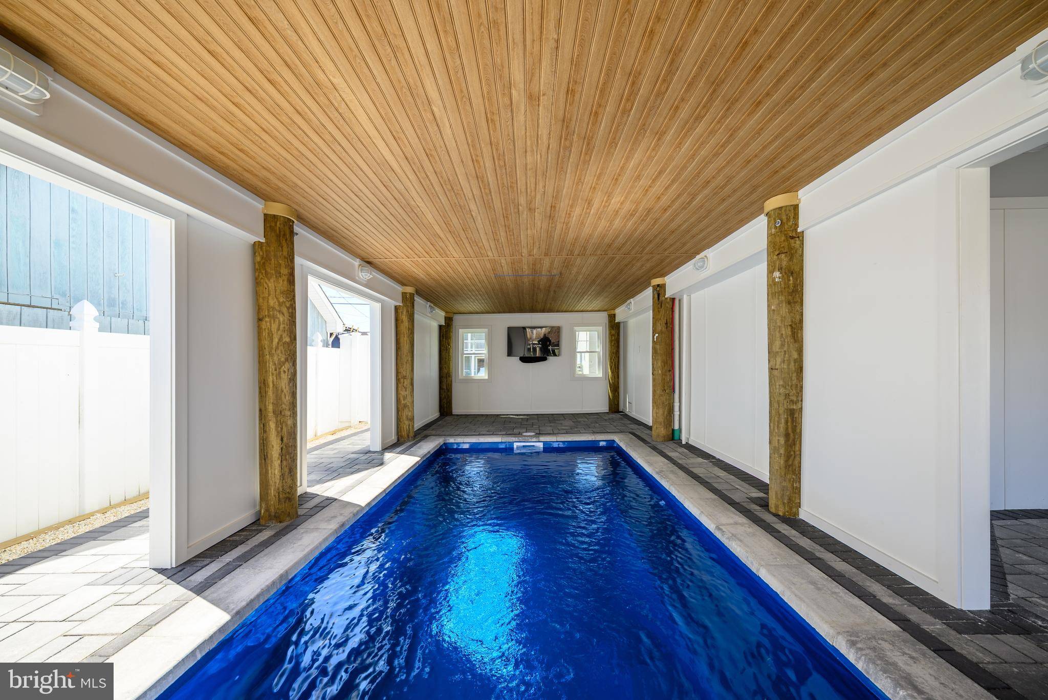 Manahawkin, NJ 08050,1426 PAUL BLVD