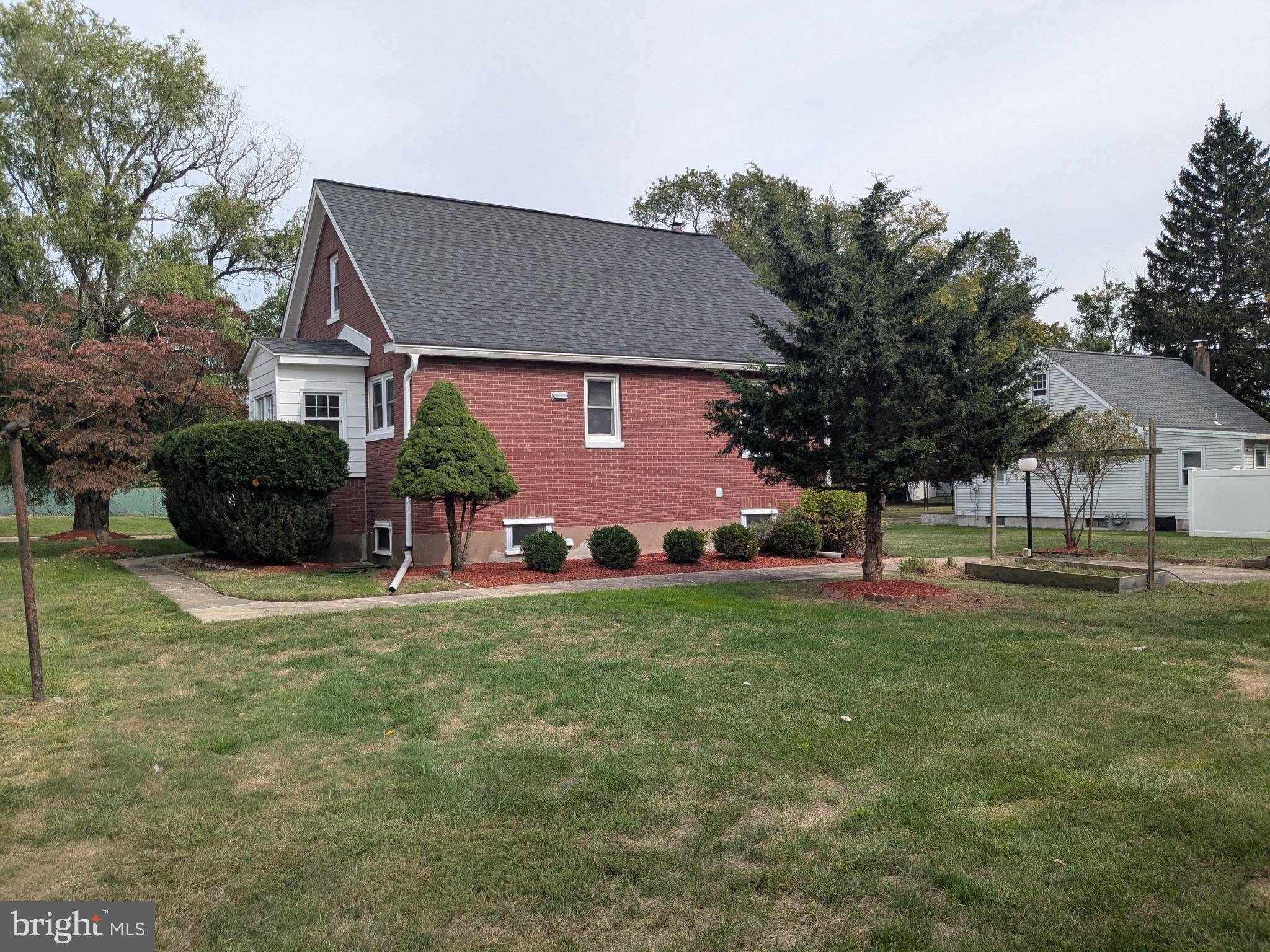 Ewing, NJ 08628,94 HINCKLE AVE