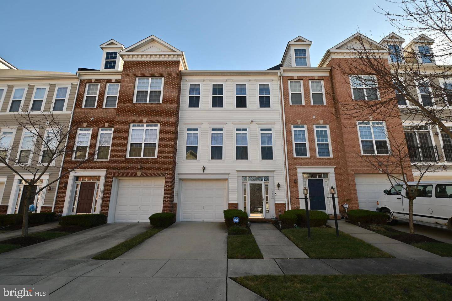 Suitland, MD 20746,4321 TALMADGE CIR