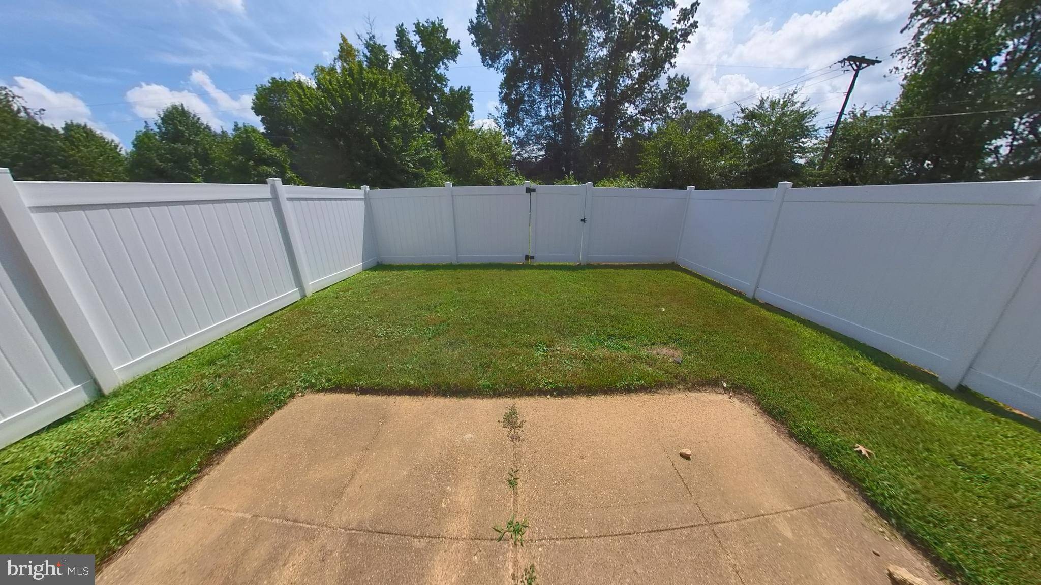 Waldorf, MD 20601,2050 NIKE DR #12