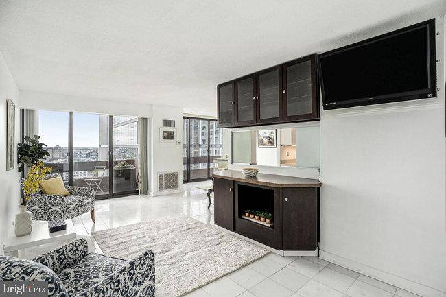 Philadelphia, PA 19107,1326-42 SPRUCE ST #1908