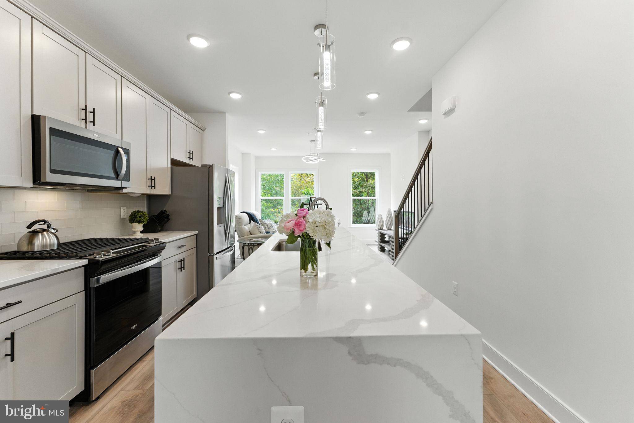 Rockville, MD 20850,807 KING FARM BLVD