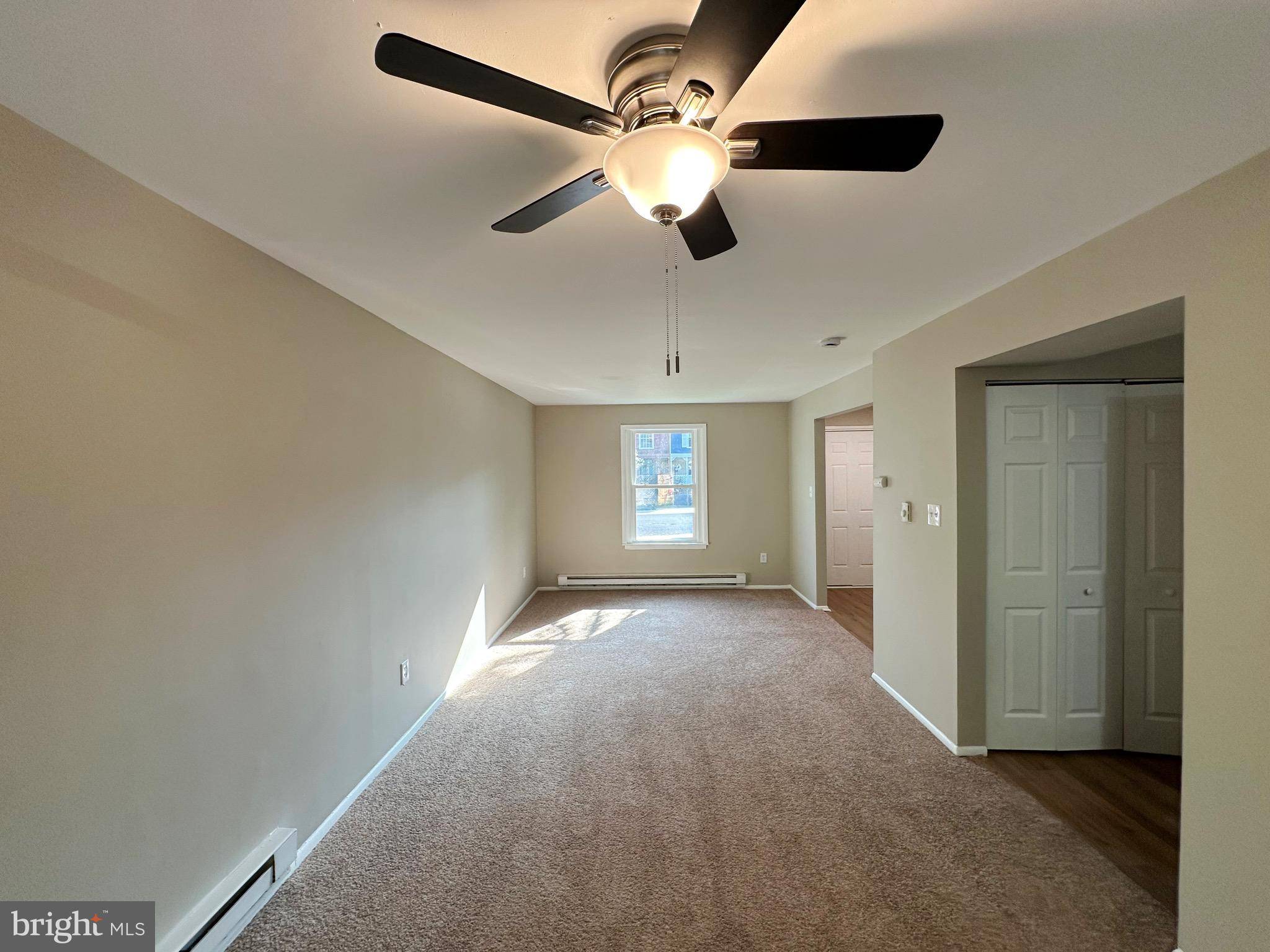 Sicklerville, NJ 08081,574 W LOCH LOMOND DR