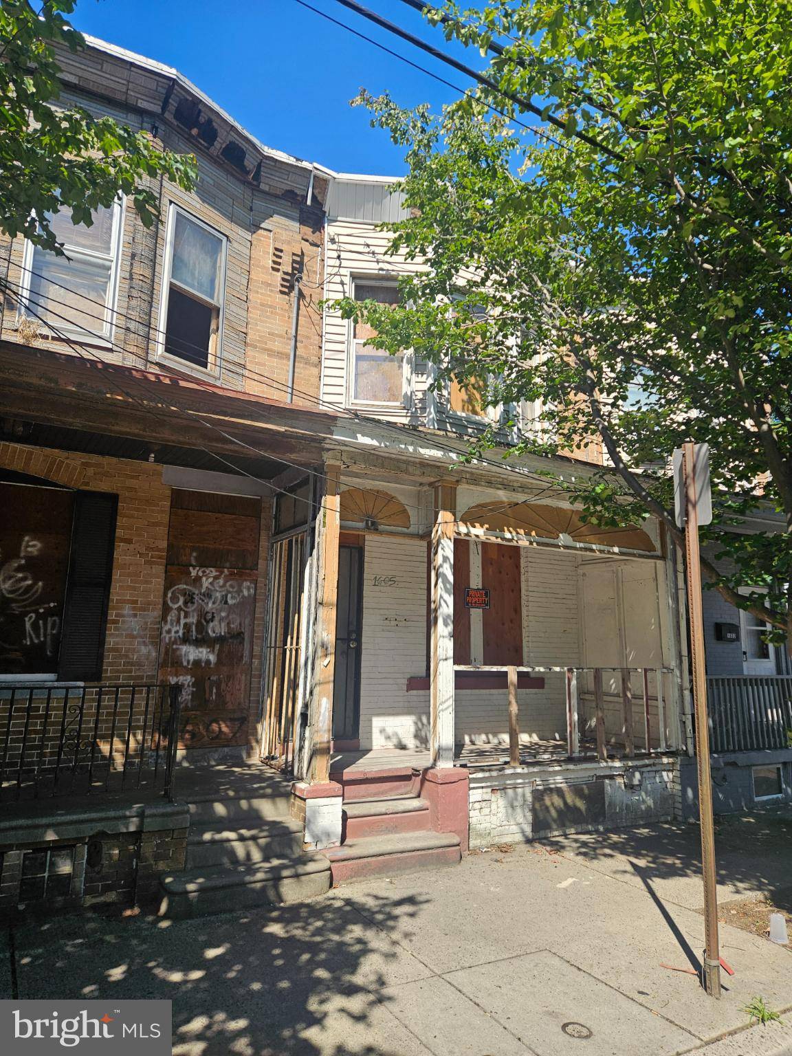 Camden, NJ 08104,1605 LOUIS ST