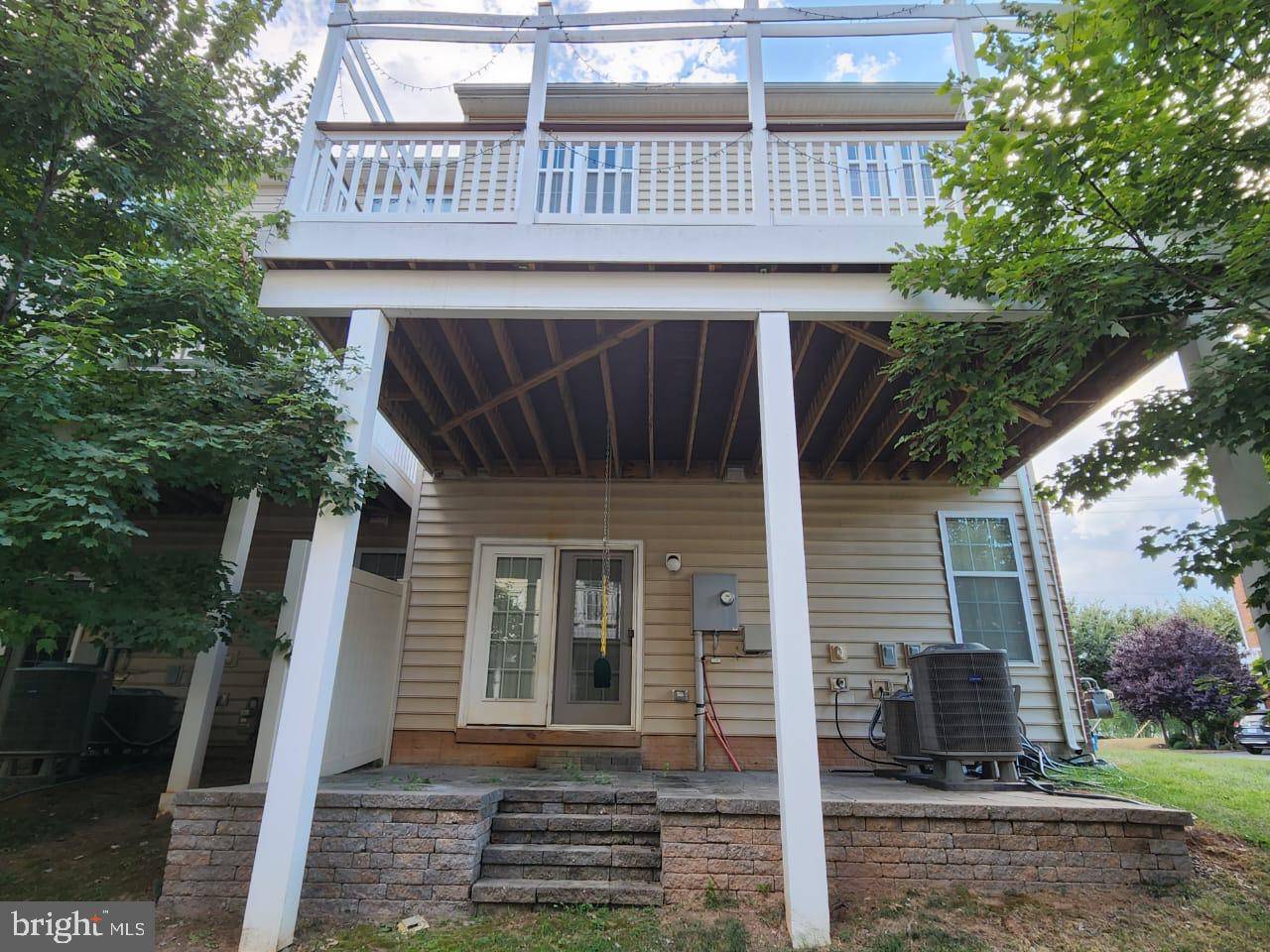 Ashburn, VA 20148,23392 LEWIS HUNT SQ