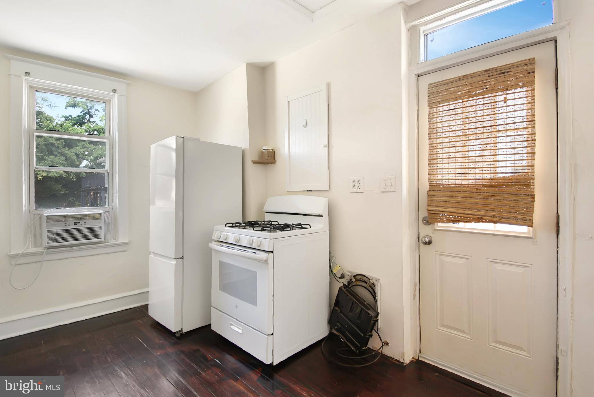 Havertown, PA 19083,16 E EAGLE RD