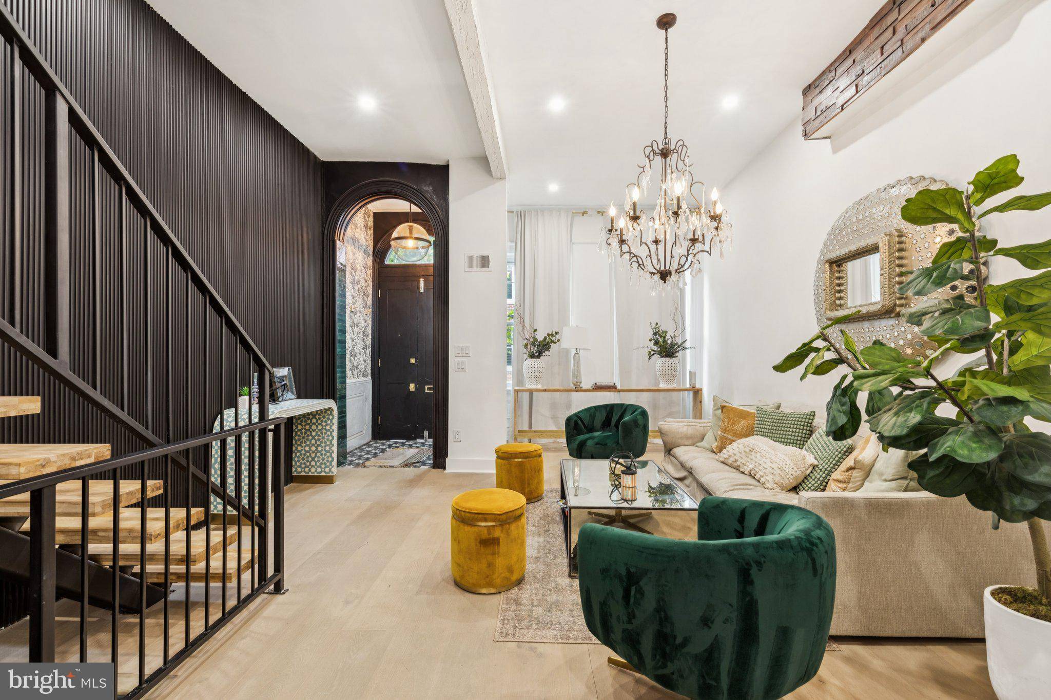 Philadelphia, PA 19130,2217 MOUNT VERNON ST