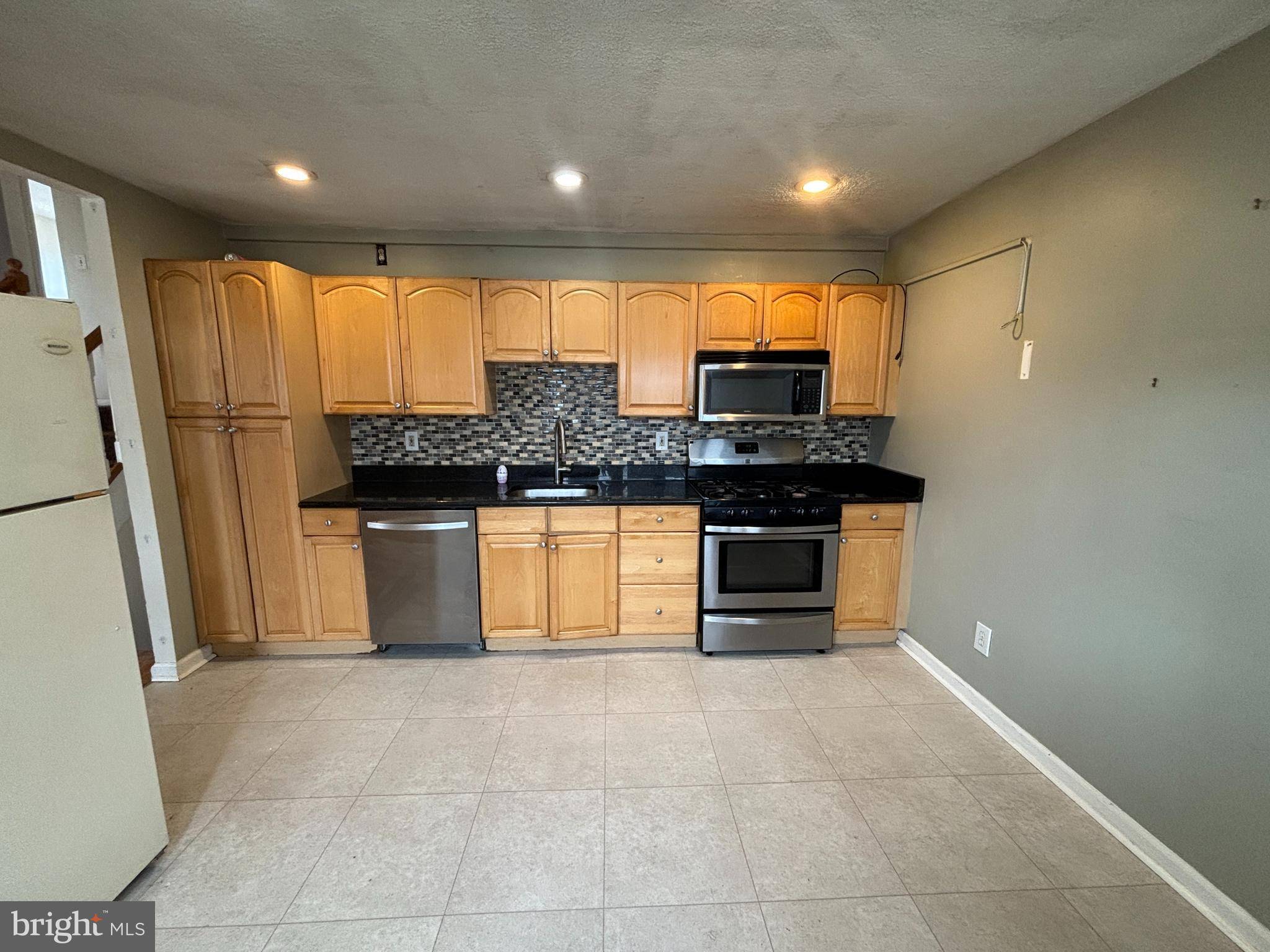 Hamilton, NJ 08620,16 FALMOUTH RD