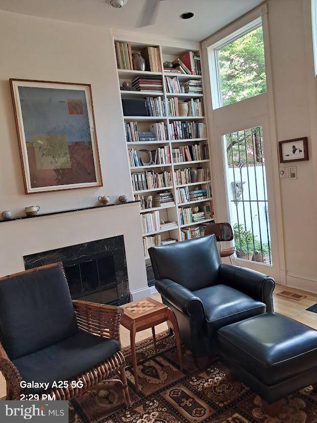 Philadelphia, PA 19147,430 S 5TH ST S