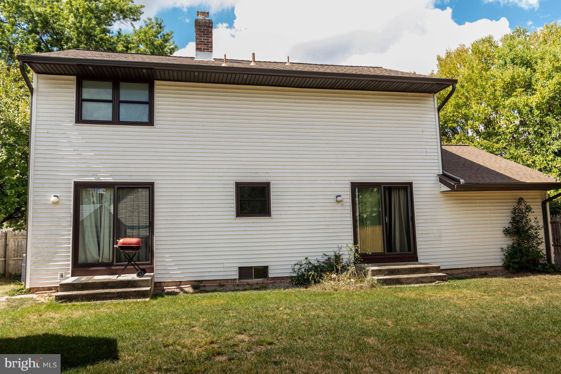 East Windsor, NJ 08520,2 ENFIELD DR