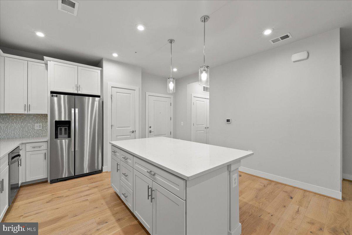 Herndon, VA 20171,2320 FIELD POINT RD #103