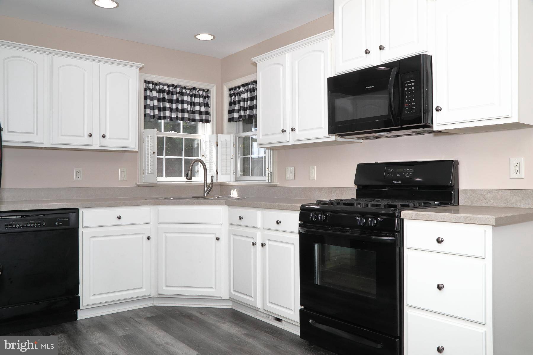 Lancaster, PA 17601,242 BETHEL DR