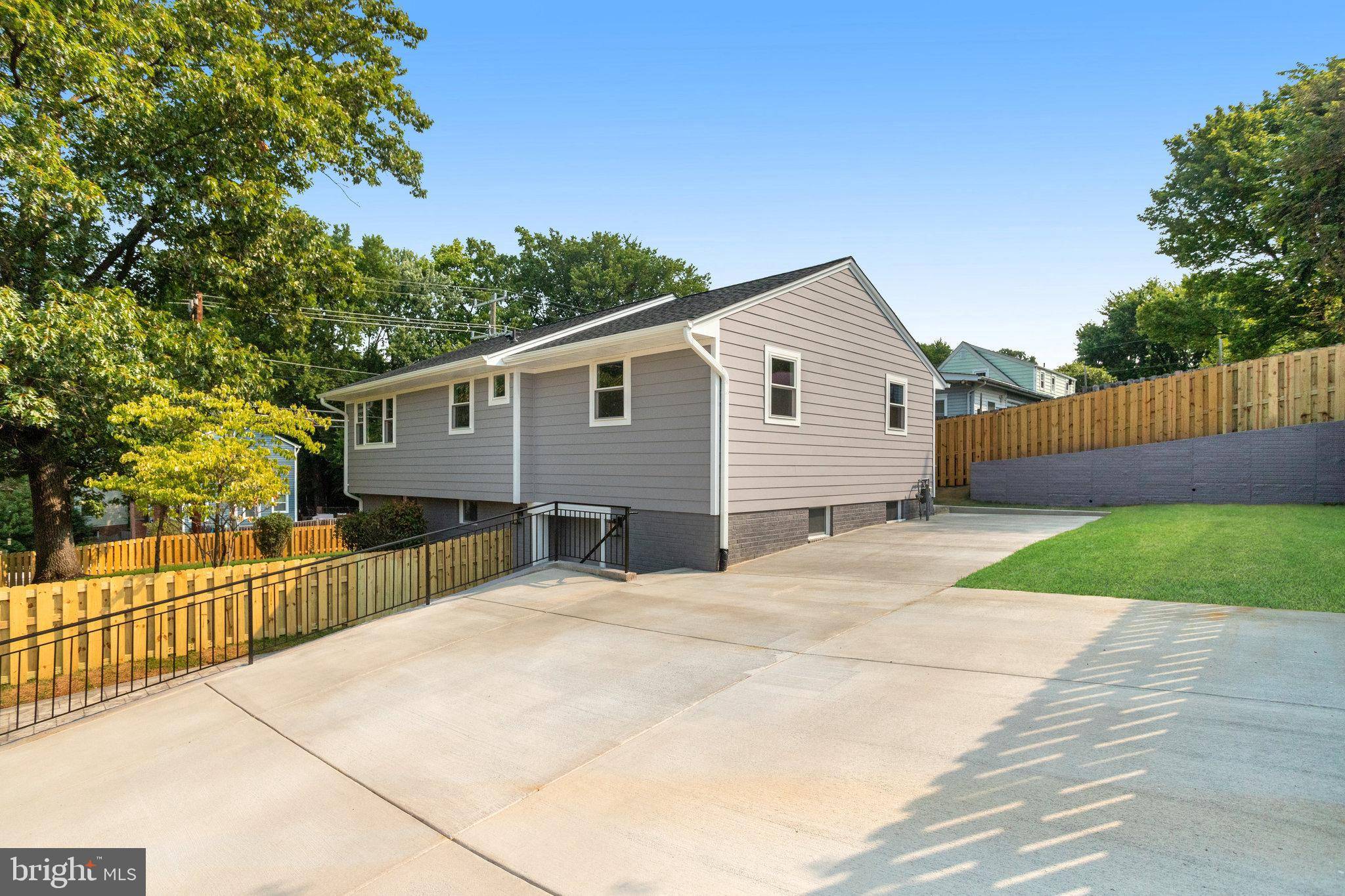 Arlington, VA 22204,1601 S STAFFORD ST