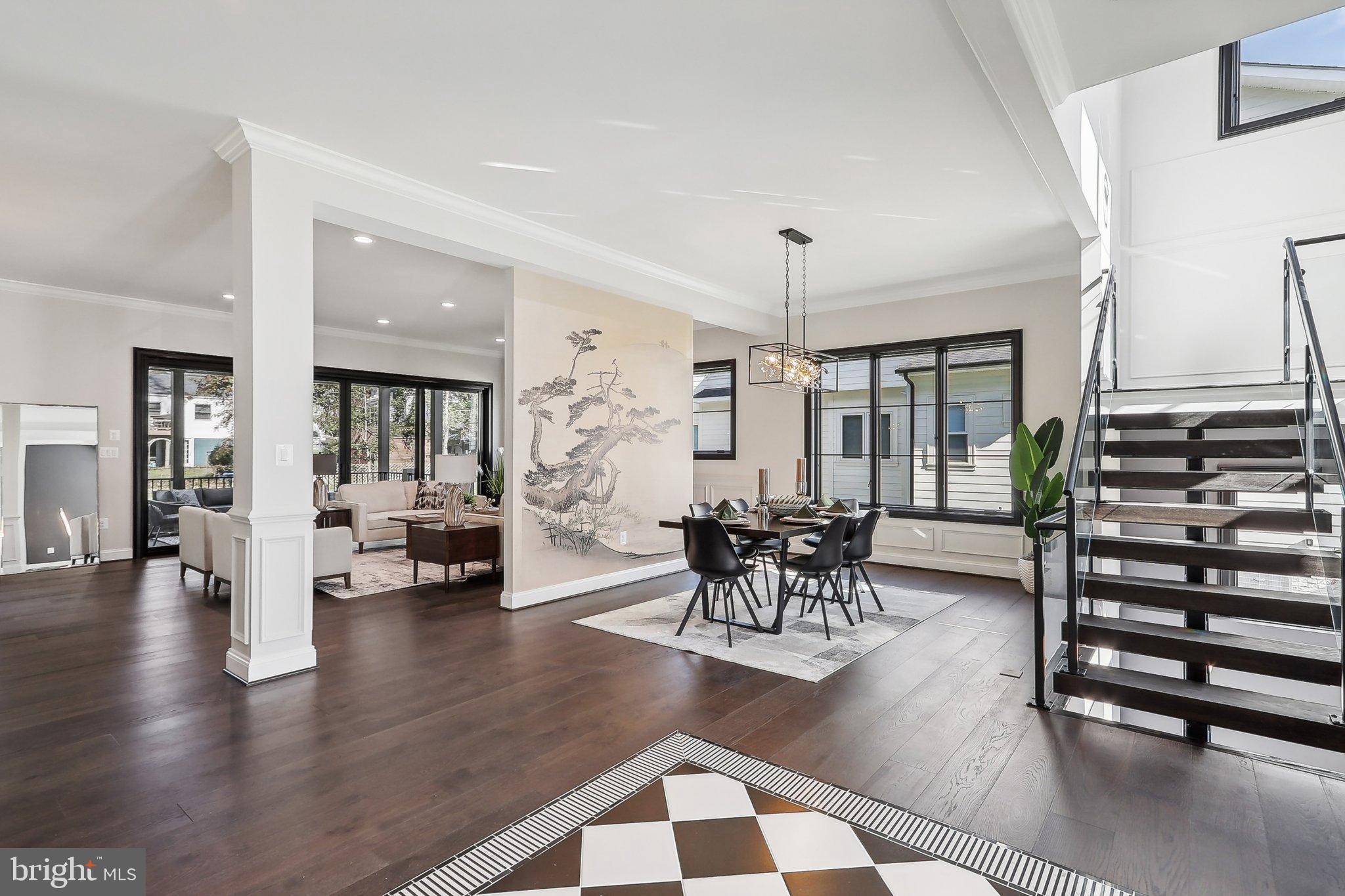 Vienna, VA 22180,105 TAPAWINGO RD SW