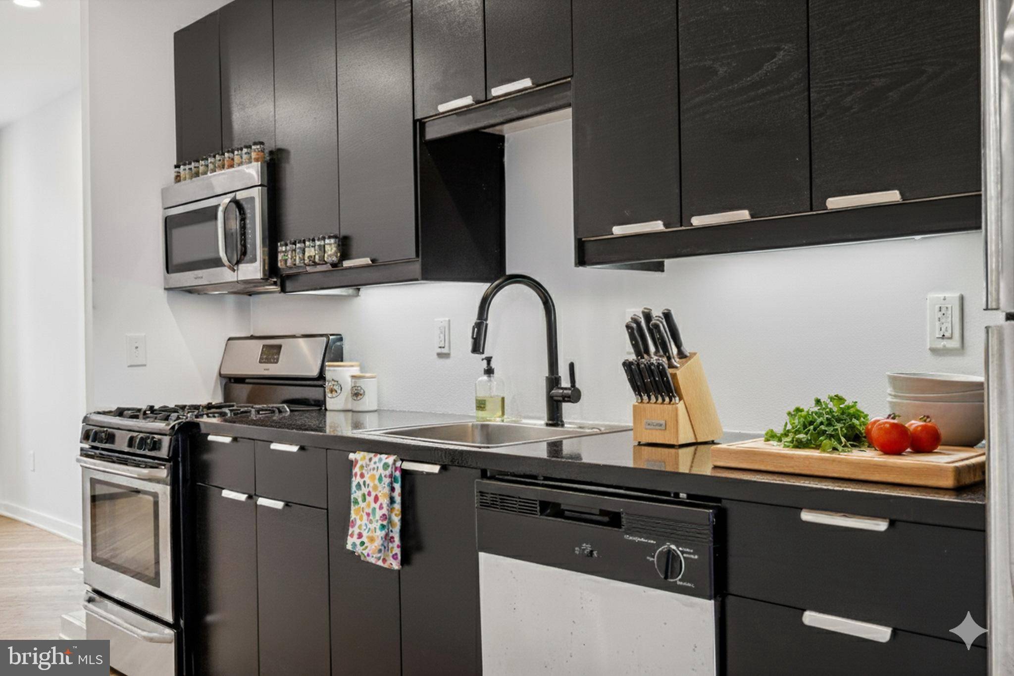 Philadelphia, PA 19125,2037 E ARIZONA ST