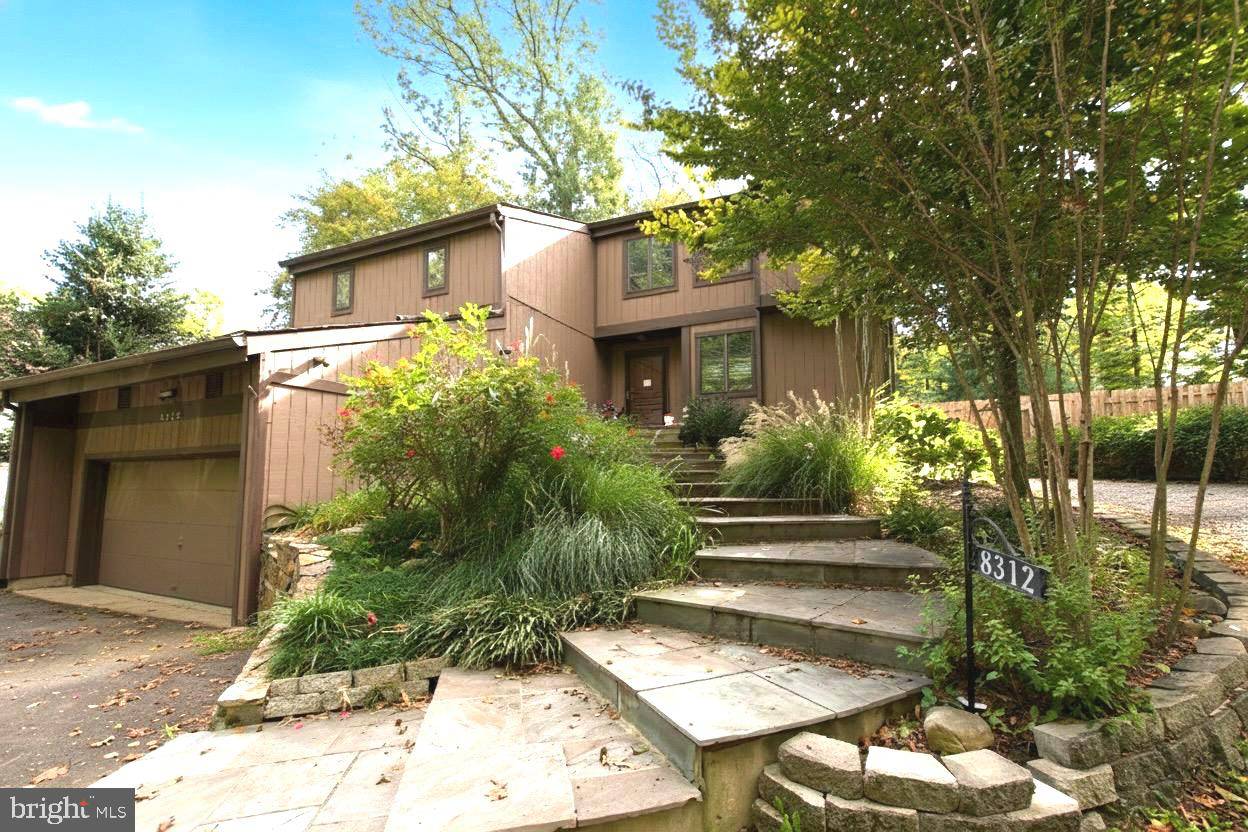 Annandale, VA 22003,8312 UPPER SPRING LN