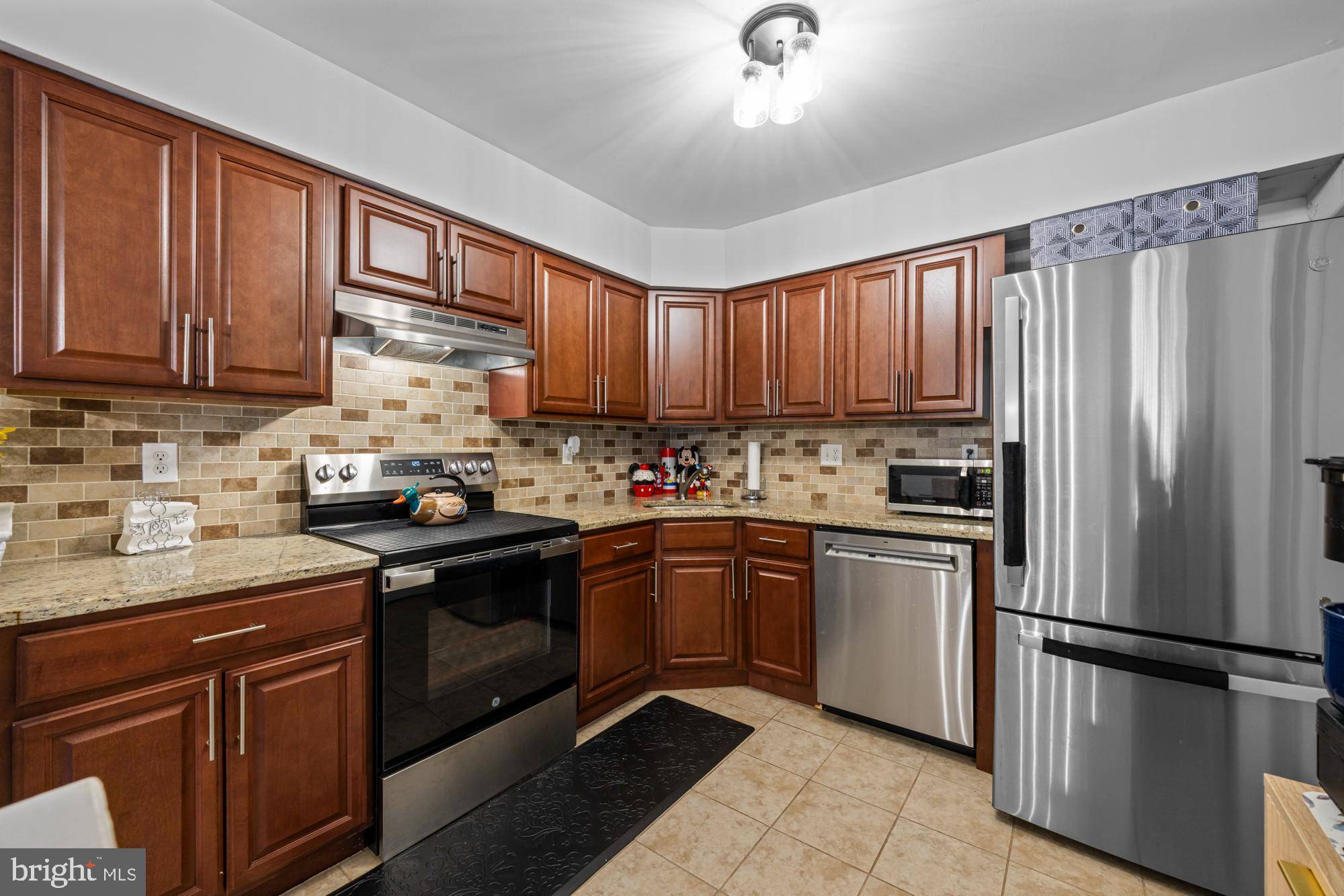 Sewell, NJ 08080,33 BRIGHTON PL