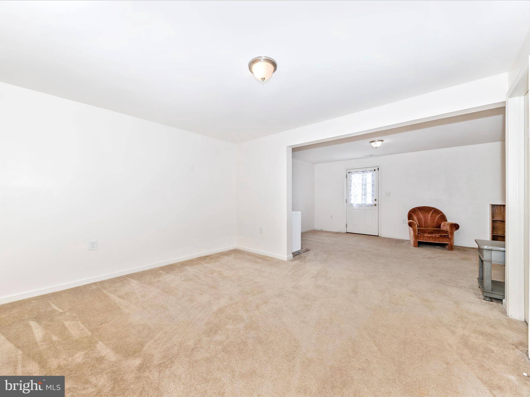 Hedgesville, WV 25427,260 RUMBLING ROCK RD