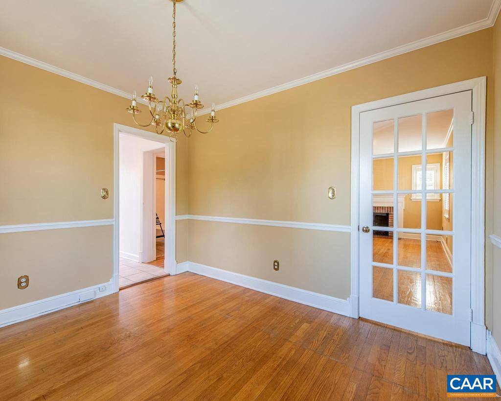 Orange, VA 22960,221 LEE AVE