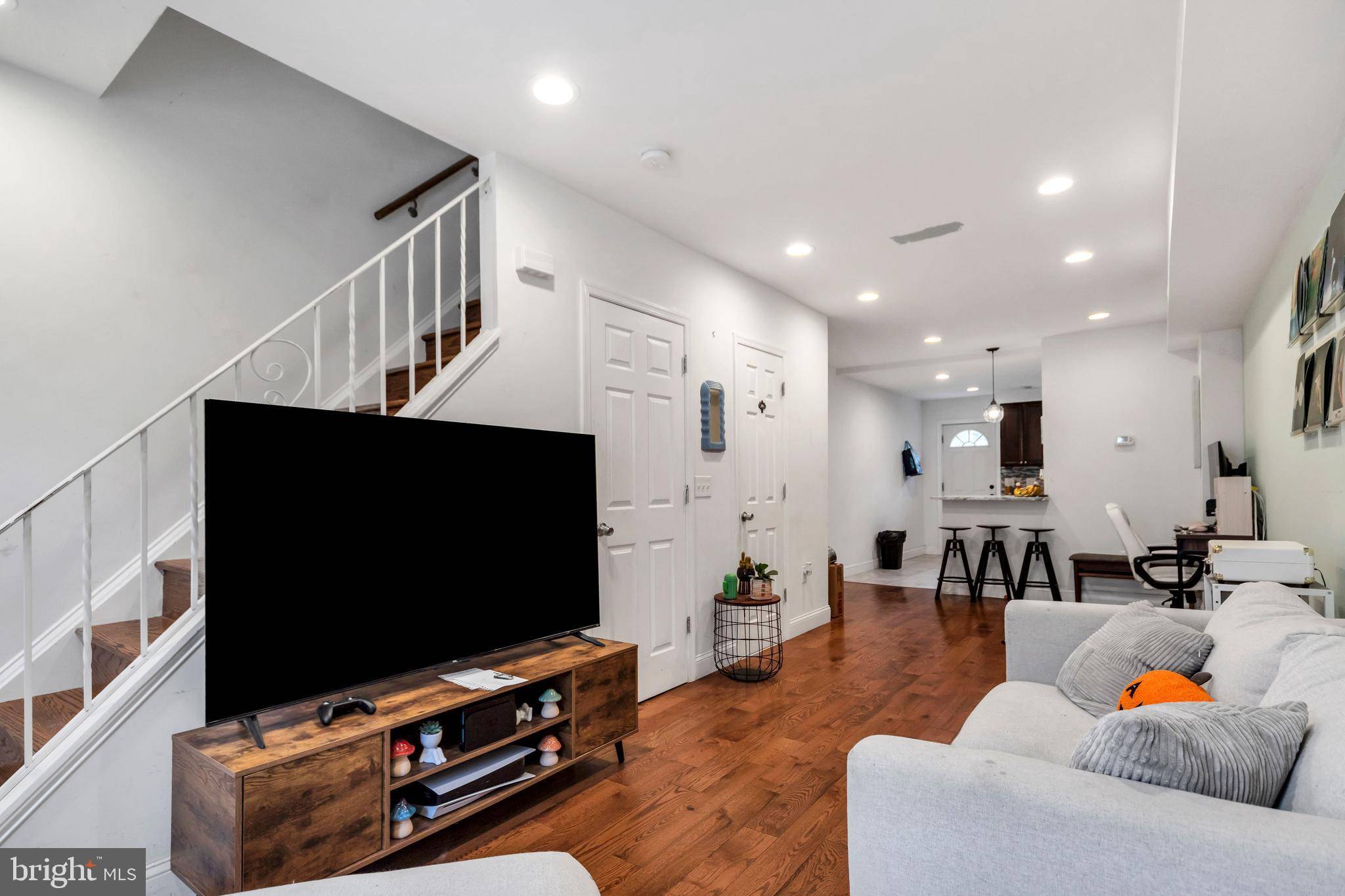 Philadelphia, PA 19125,1833 E ALBERT ST