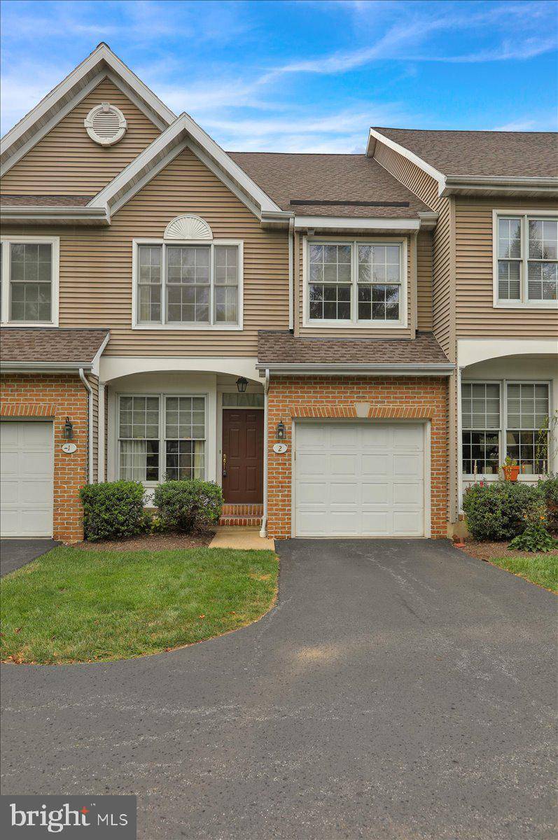 Wyomissing, PA 19610,2 AVONDALE DR