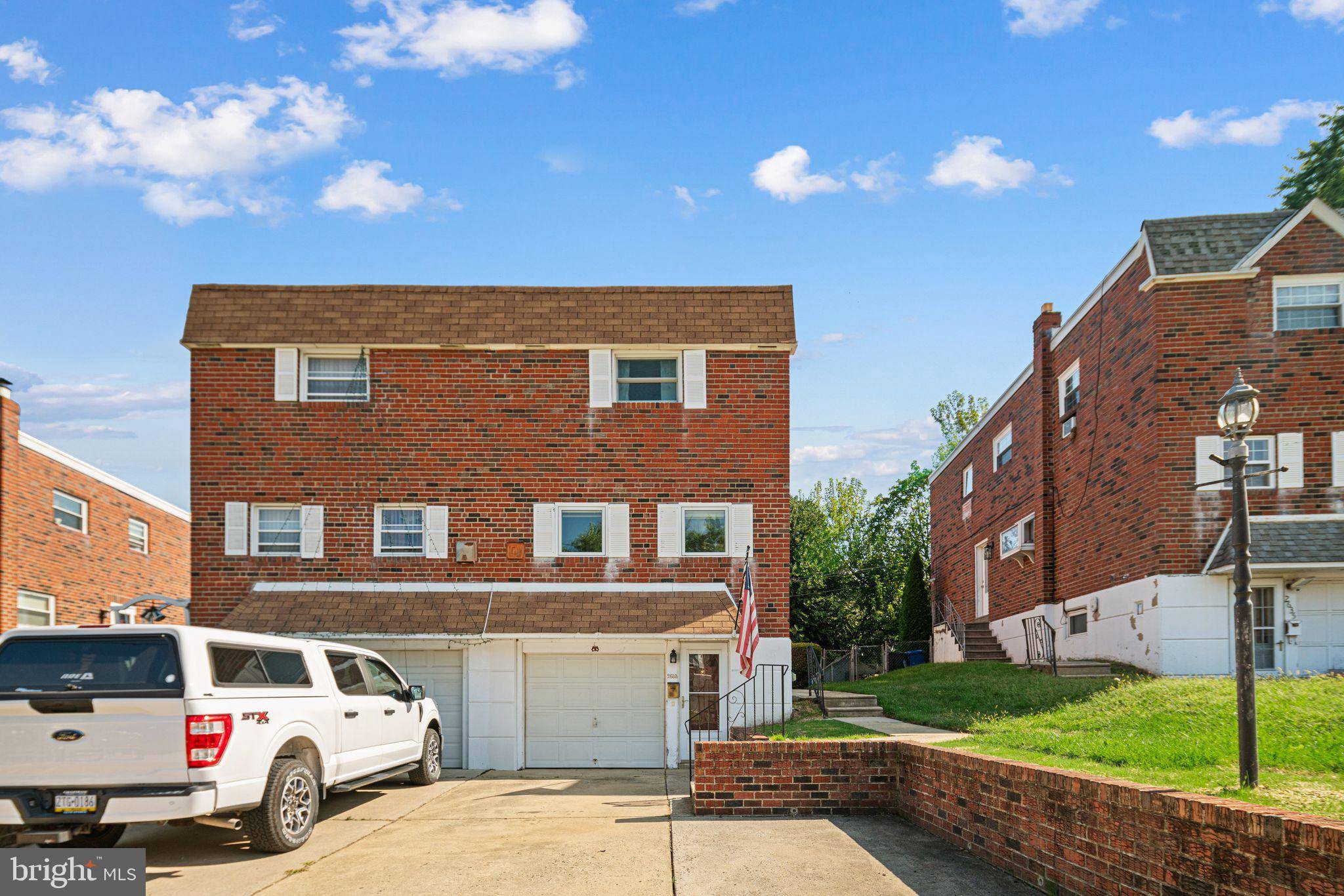 Philadelphia, PA 19152,2633 MAXWELL ST