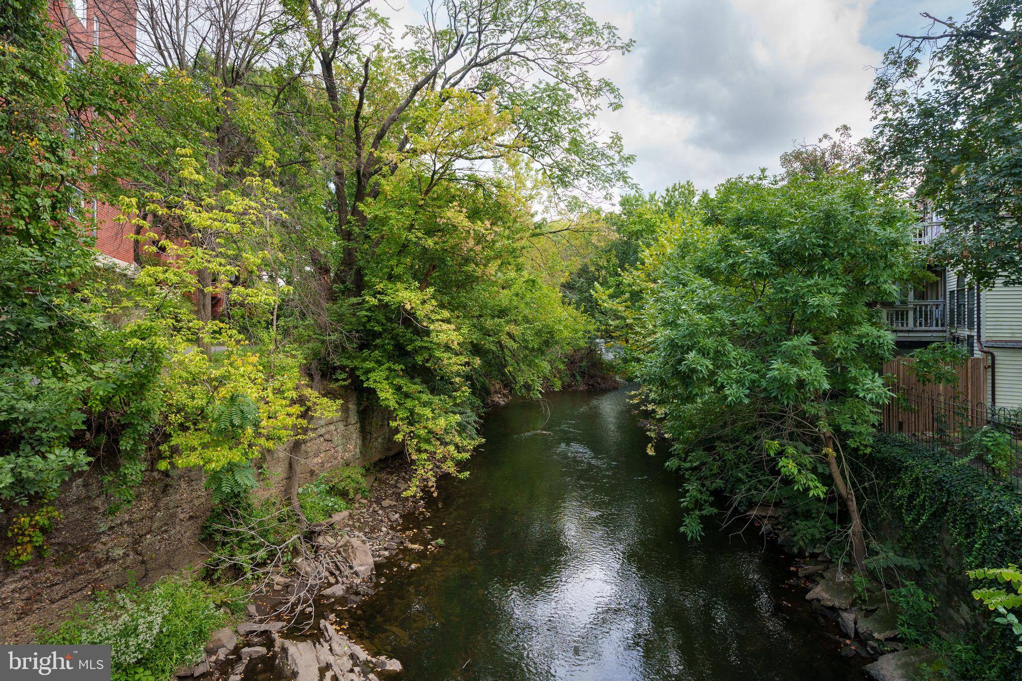 Trenton, NJ 08611,190 MERCER ST