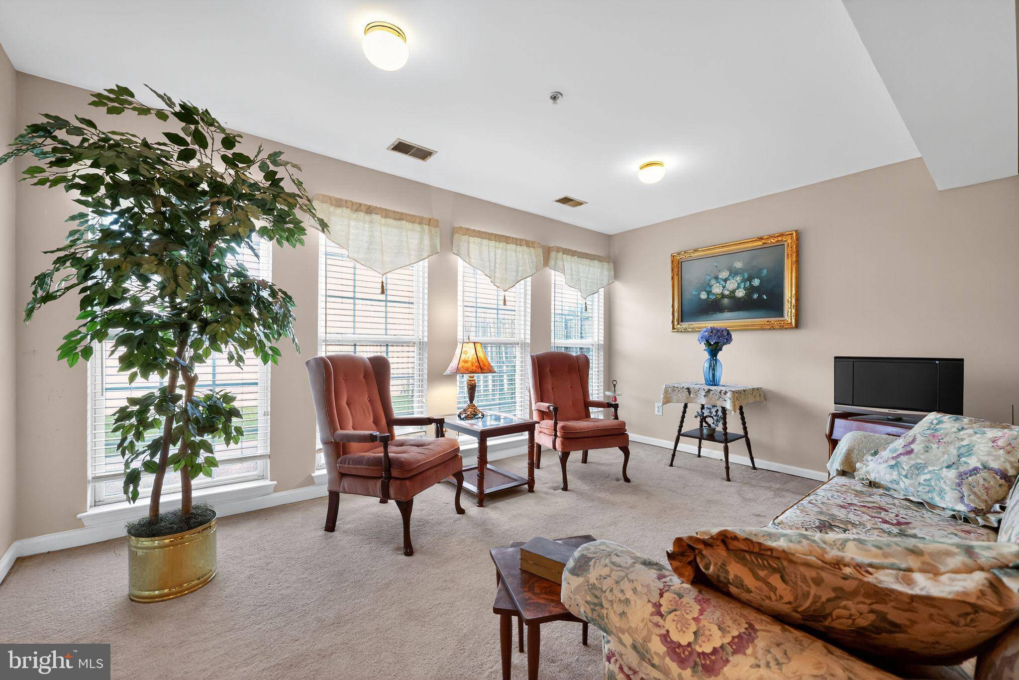 Clementon, NJ 08021,106 VILLAS CT