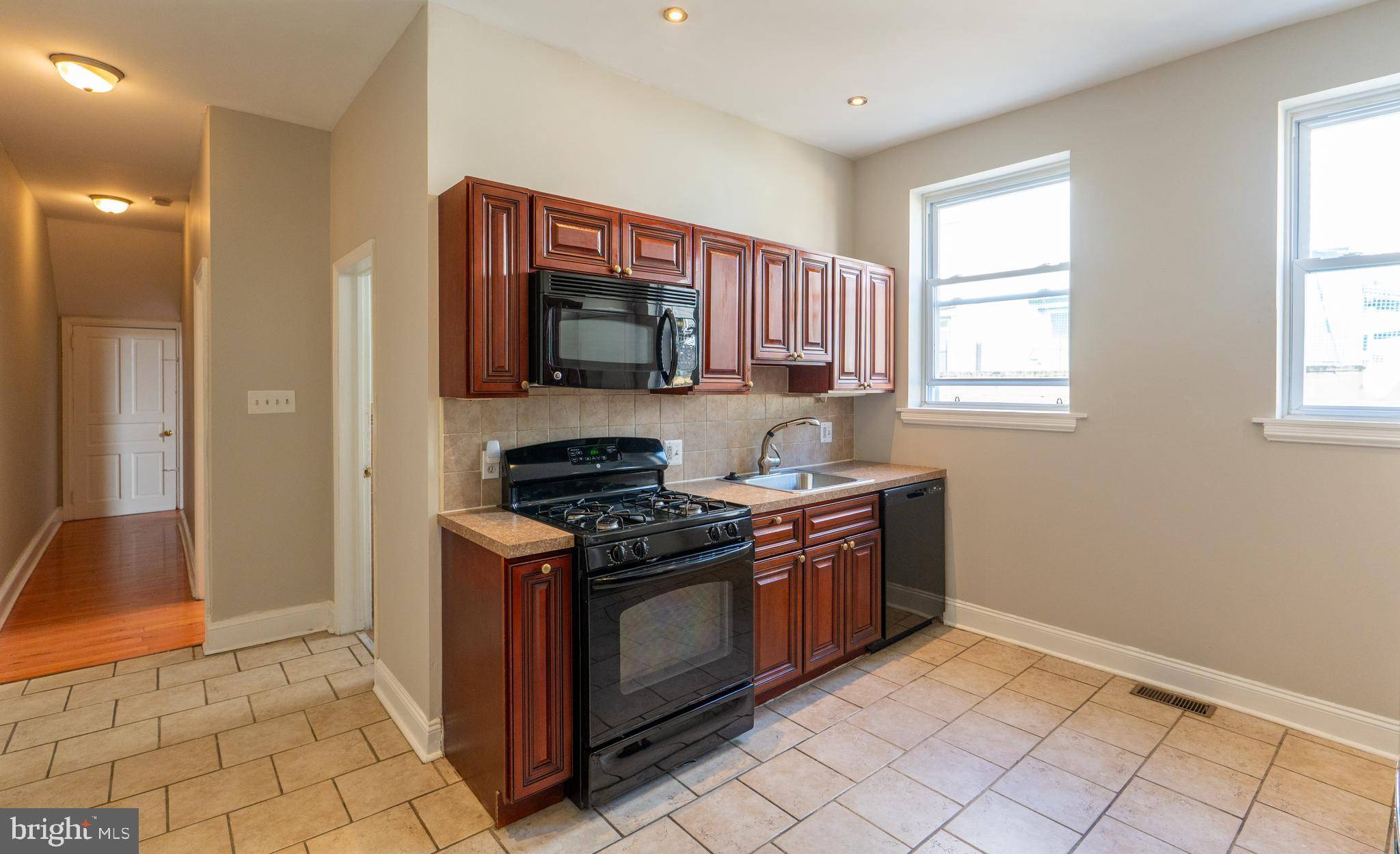 Philadelphia, PA 19147,1121 S 13TH ST #1ST FL