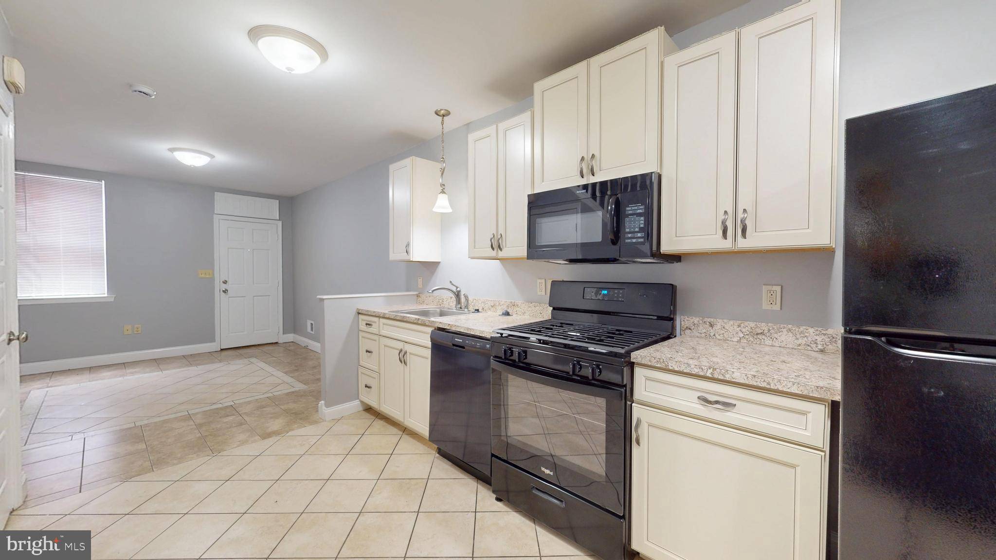 Baltimore, MD 21223,1002 W LOMBARD ST