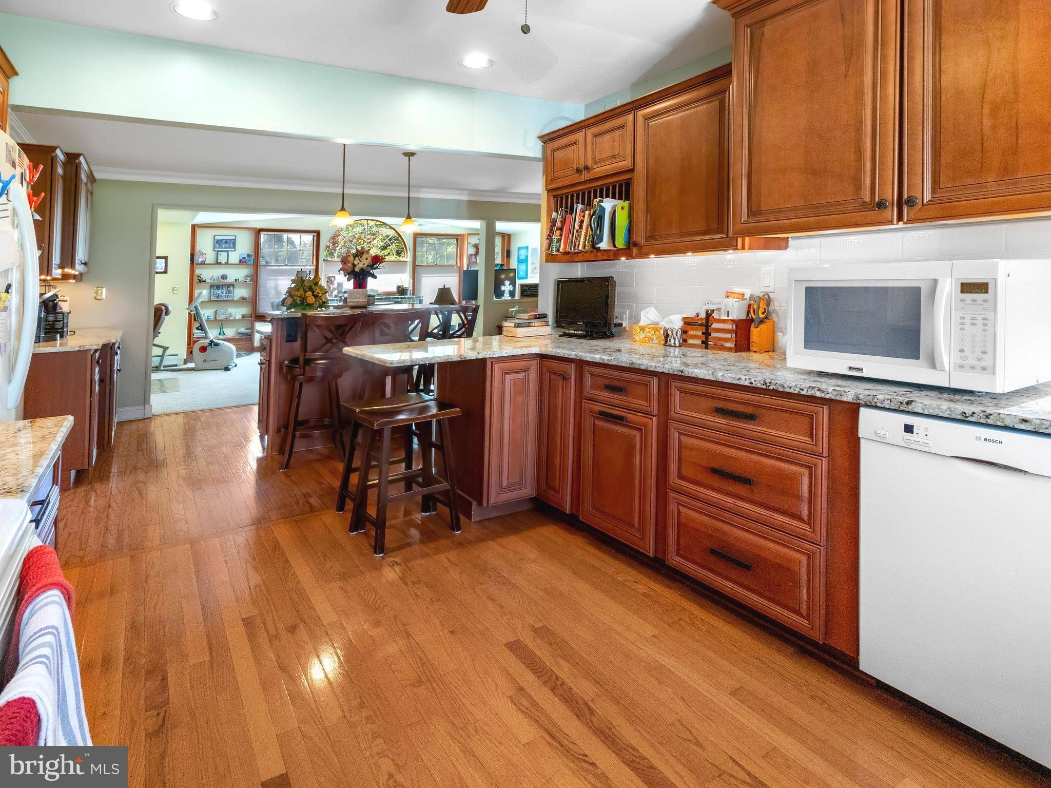 Levittown, PA 19056,14 HARP RD