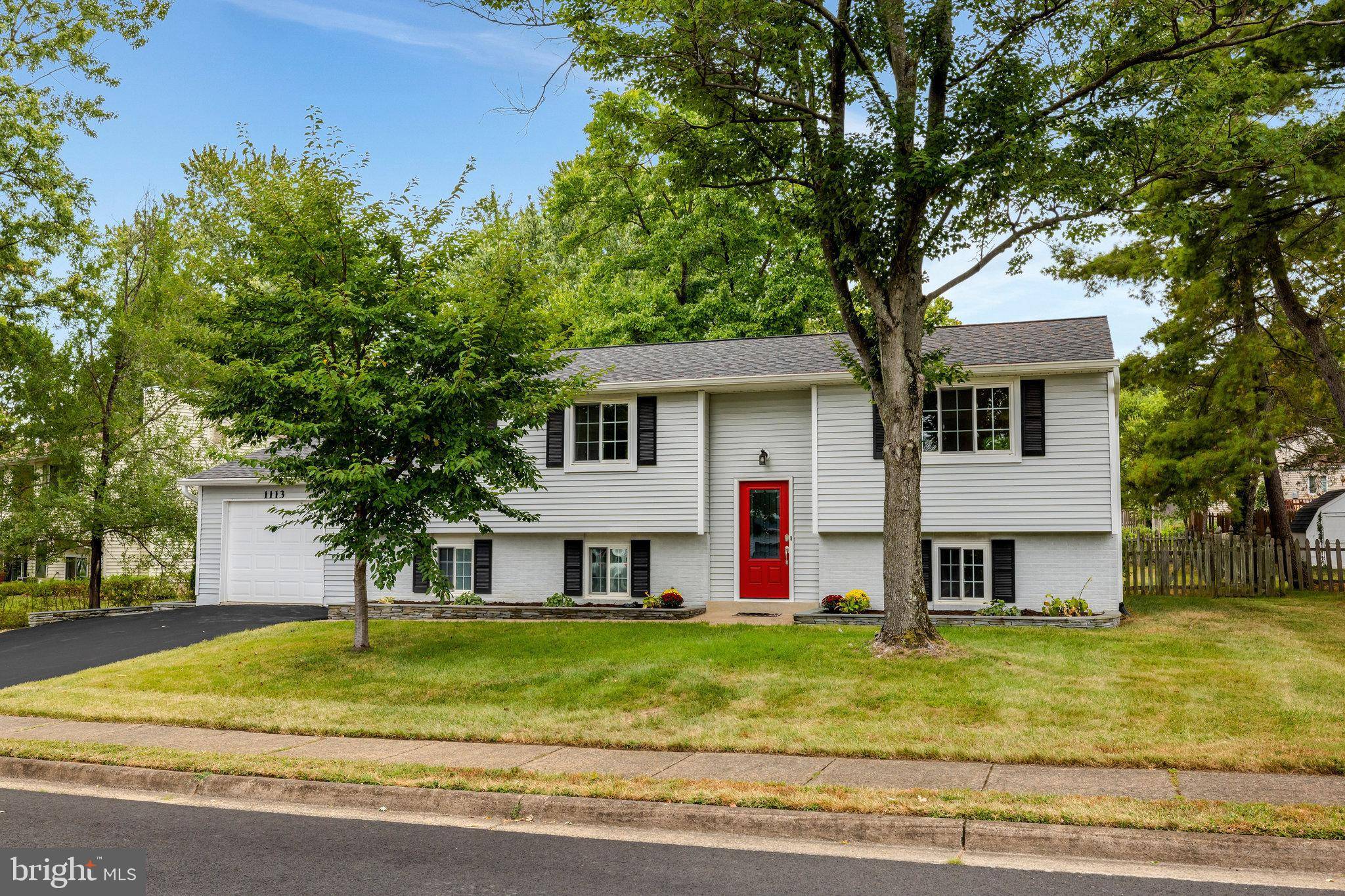 Herndon, VA 20170,1113 BICKSLER DR