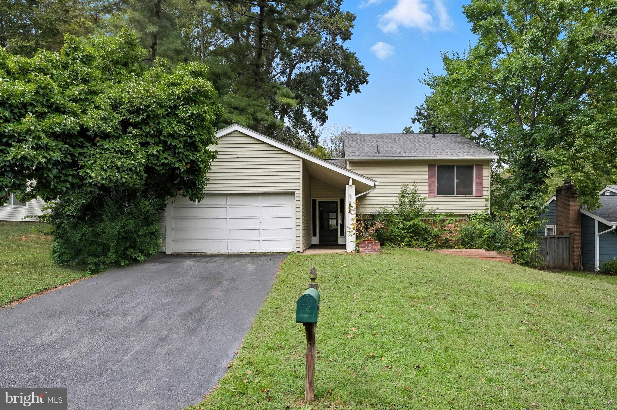 Sterling, VA 20164,320 SUGARLAND RUN DR