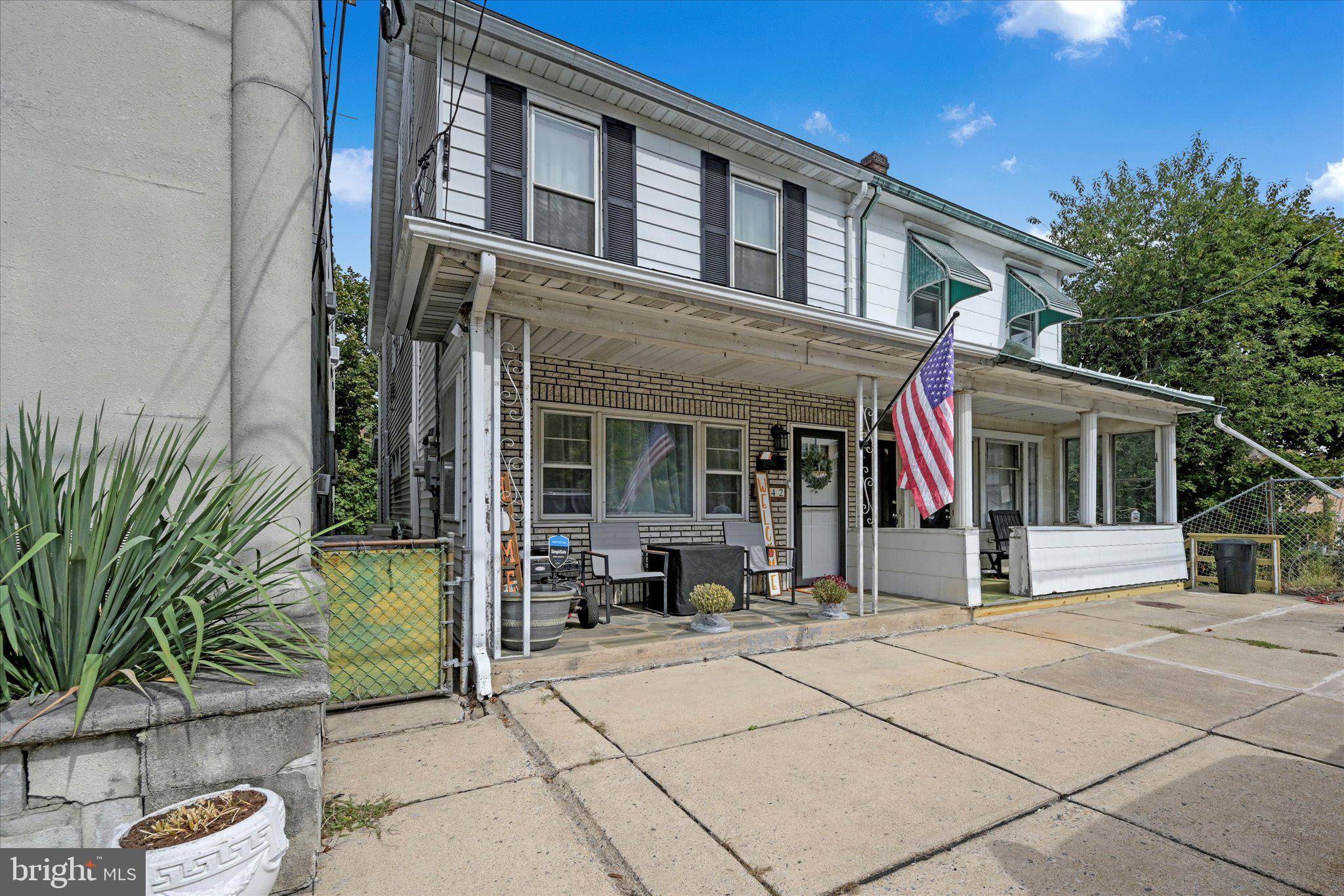 Nesquehoning, PA 18240,142 E CENTER ST