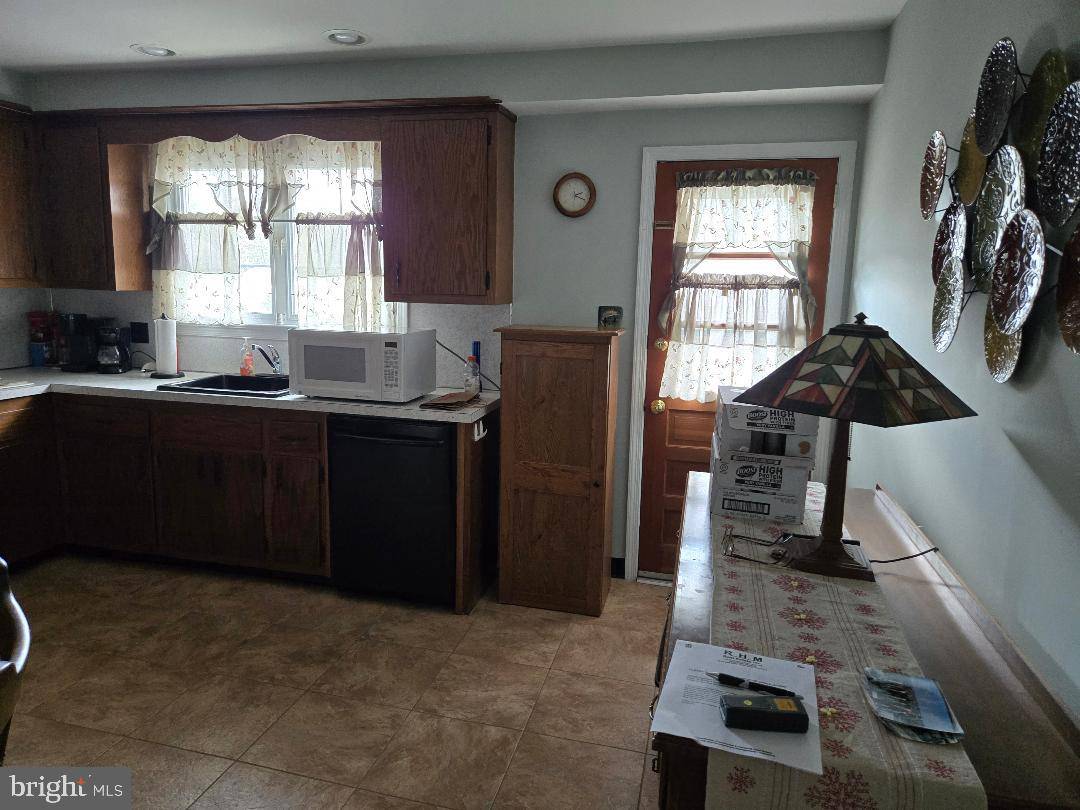 Willow Grove, PA 19090,16 LAWNTON RD