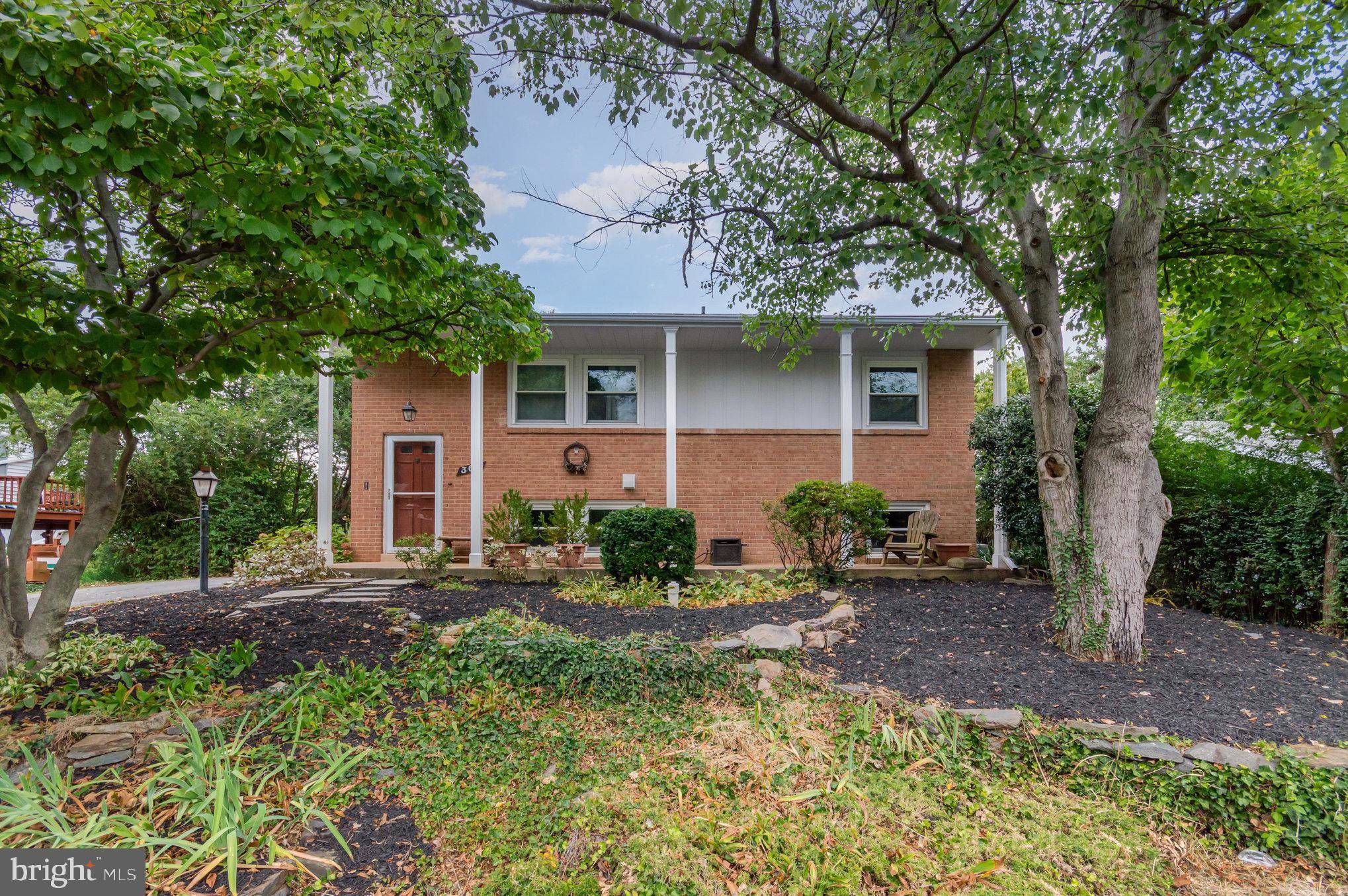 Sterling, VA 20164,309 WILLIAMSBURG RD E