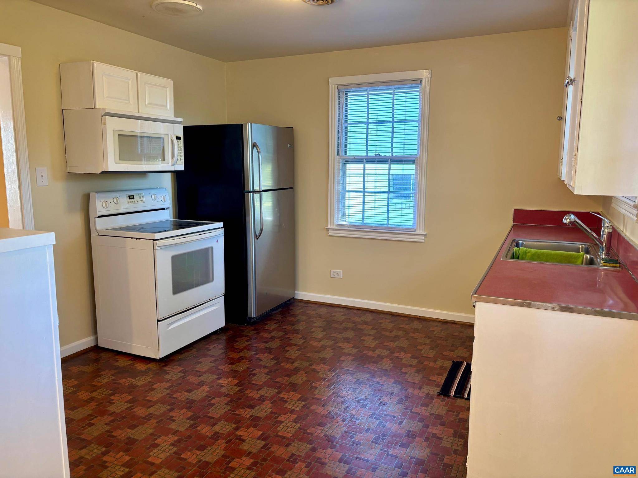 Charlottesville, VA 22902,912 ELLIOTT AVE