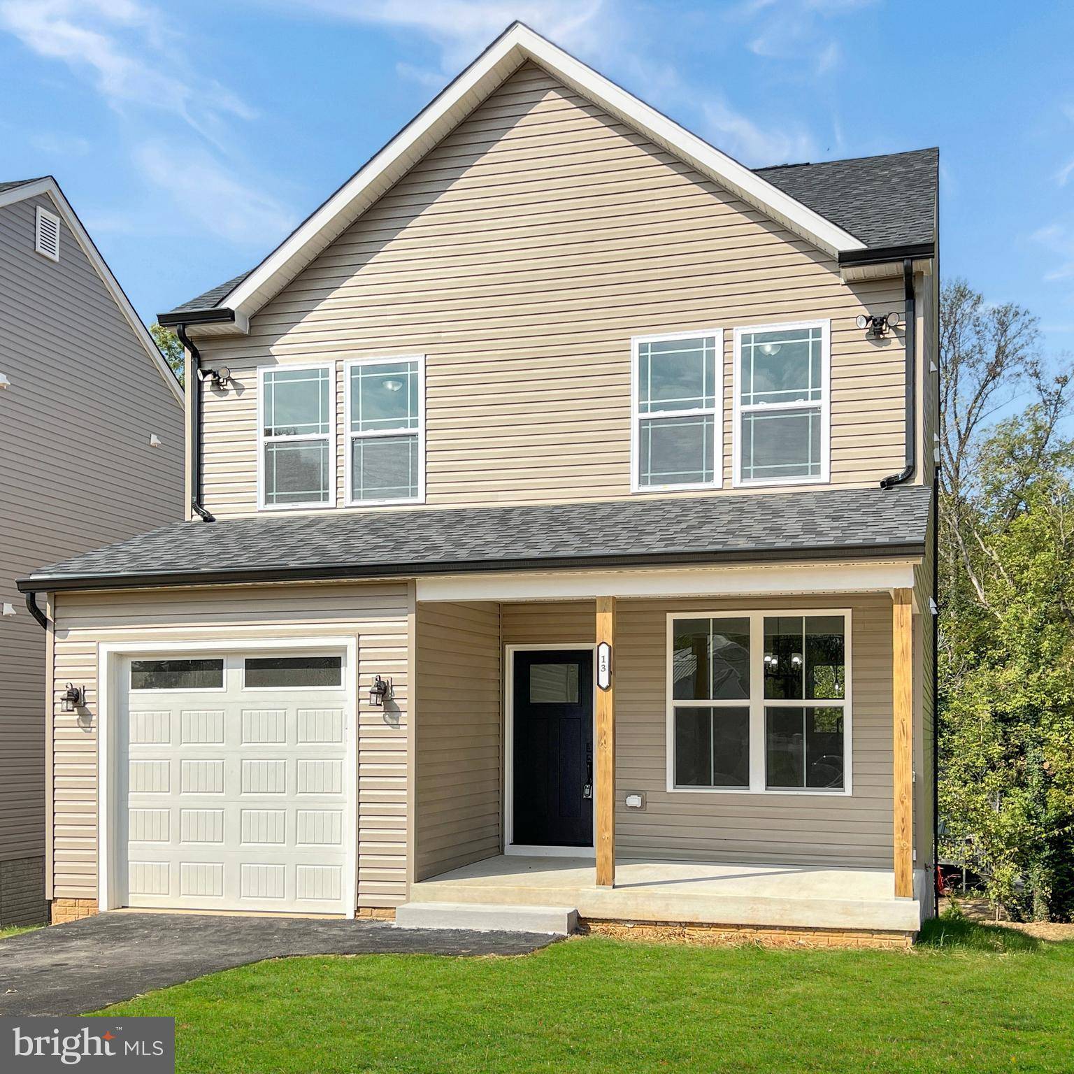 Charles Town, WV 25414,13 ONYX LN