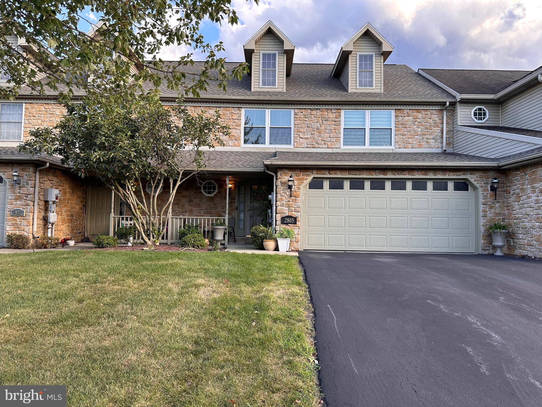 Harrisburg, PA 17110,2805 OAKWOOD DR