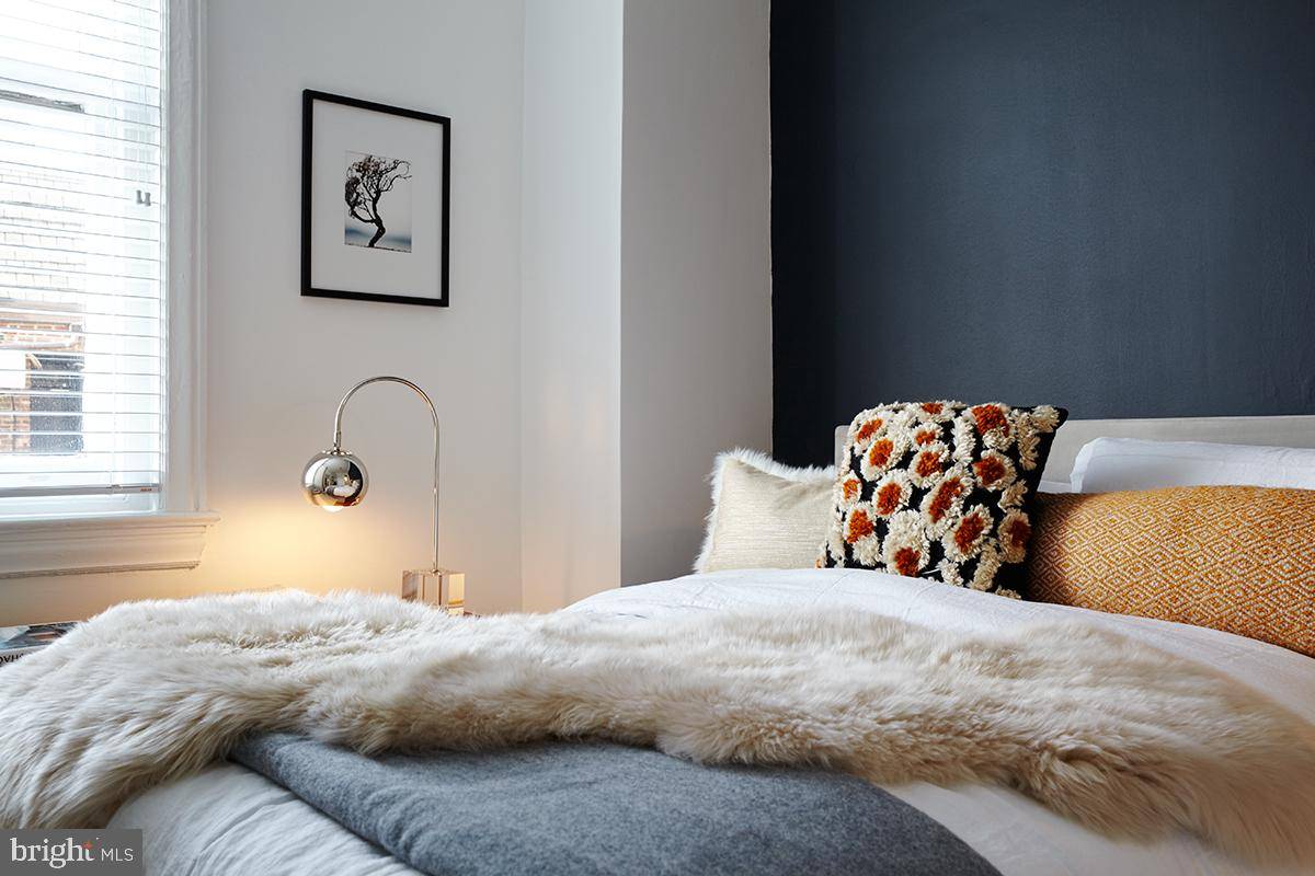 Philadelphia, PA 19102,1520-28 SPRUCE ST #210