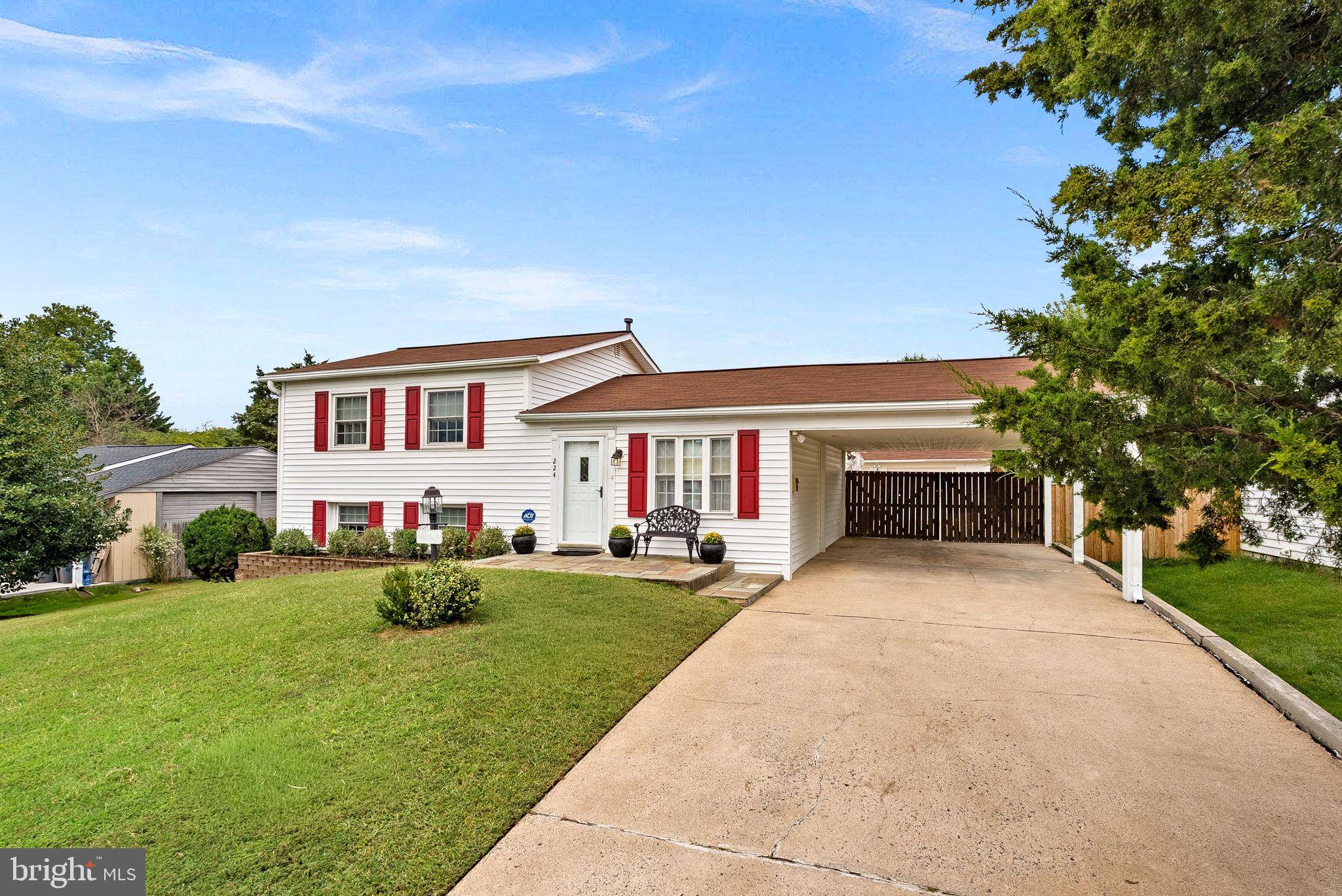 Sterling, VA 20164,224 W BEECH RD