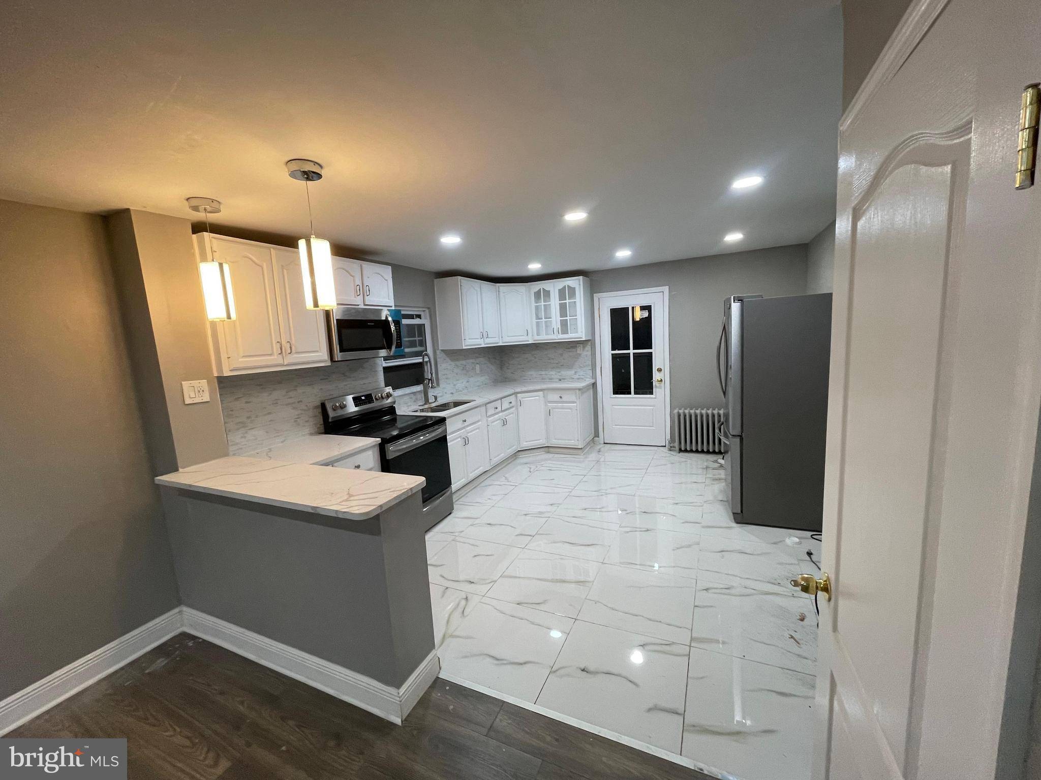 Camden, NJ 08105,1027 LOIS AVE