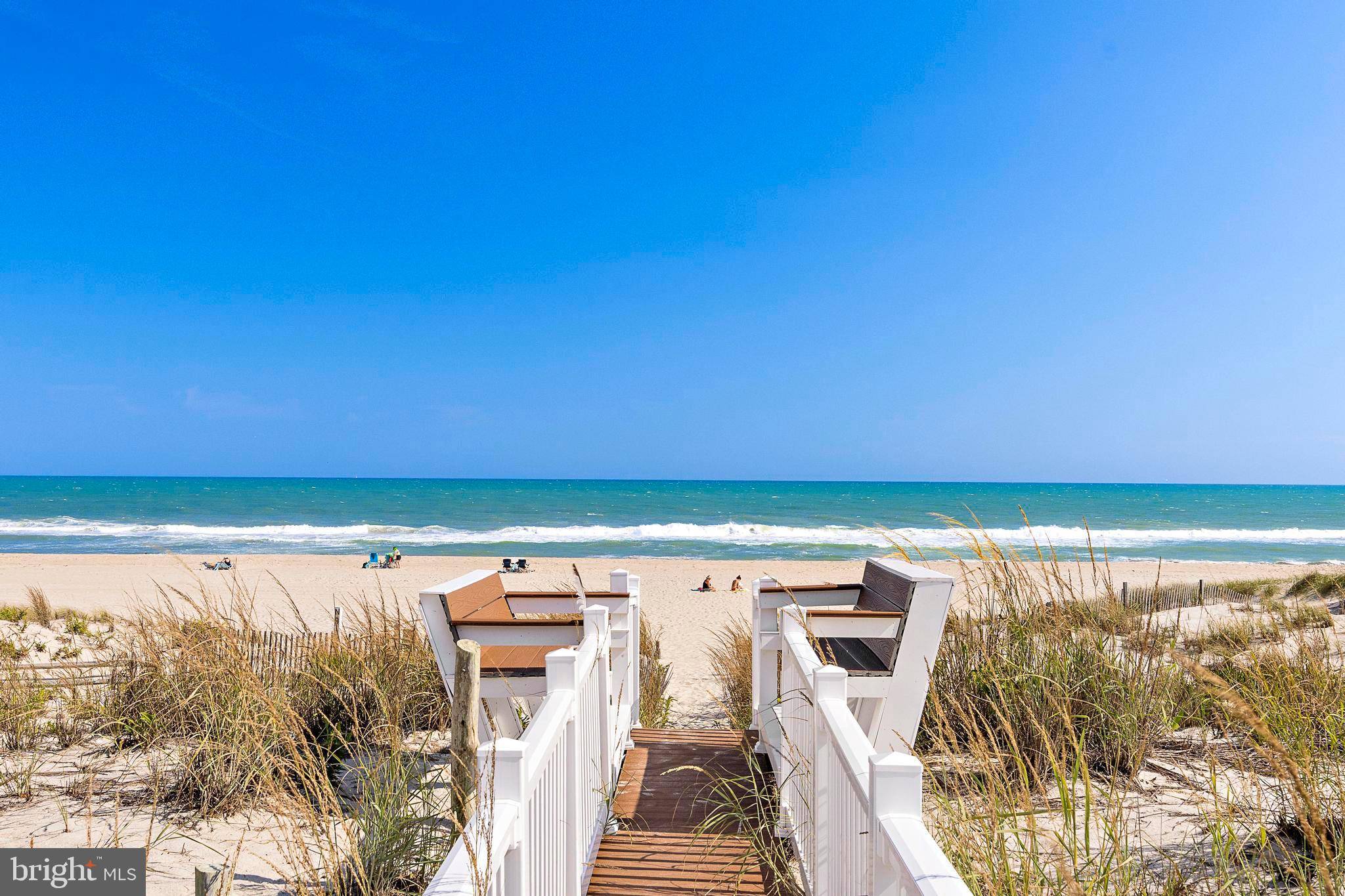 Surf City, NJ 08008,813 N OCEAN AVE