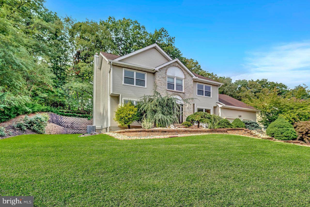 East Brunswick, NJ 08816,8 CHRISTIAN DR