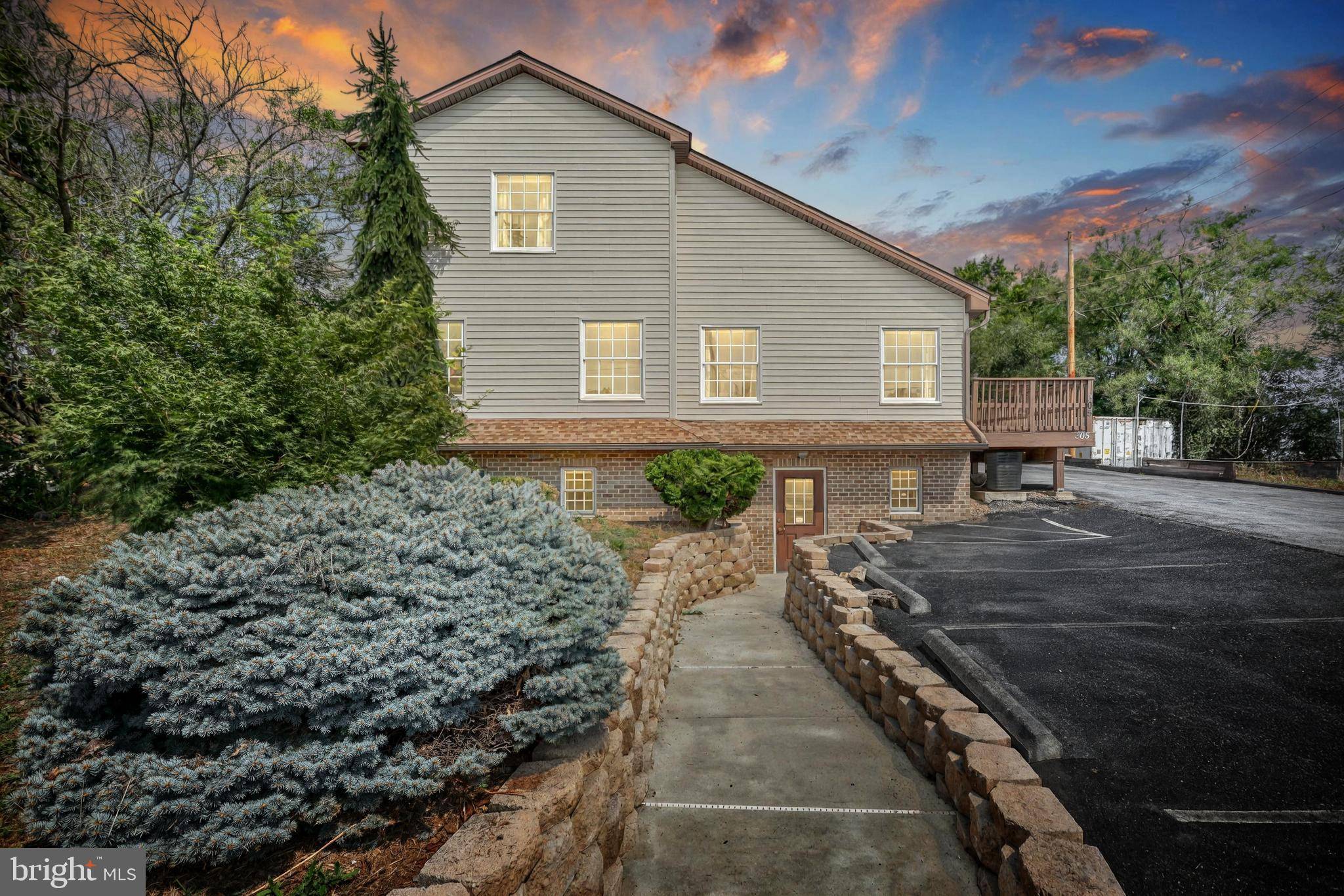 Enola, PA 17025,305 W SHADY LN