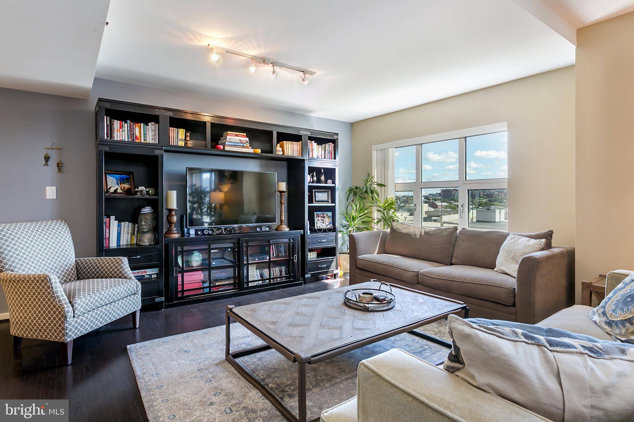 Baltimore, MD 21202,250 PRESIDENT ST #605