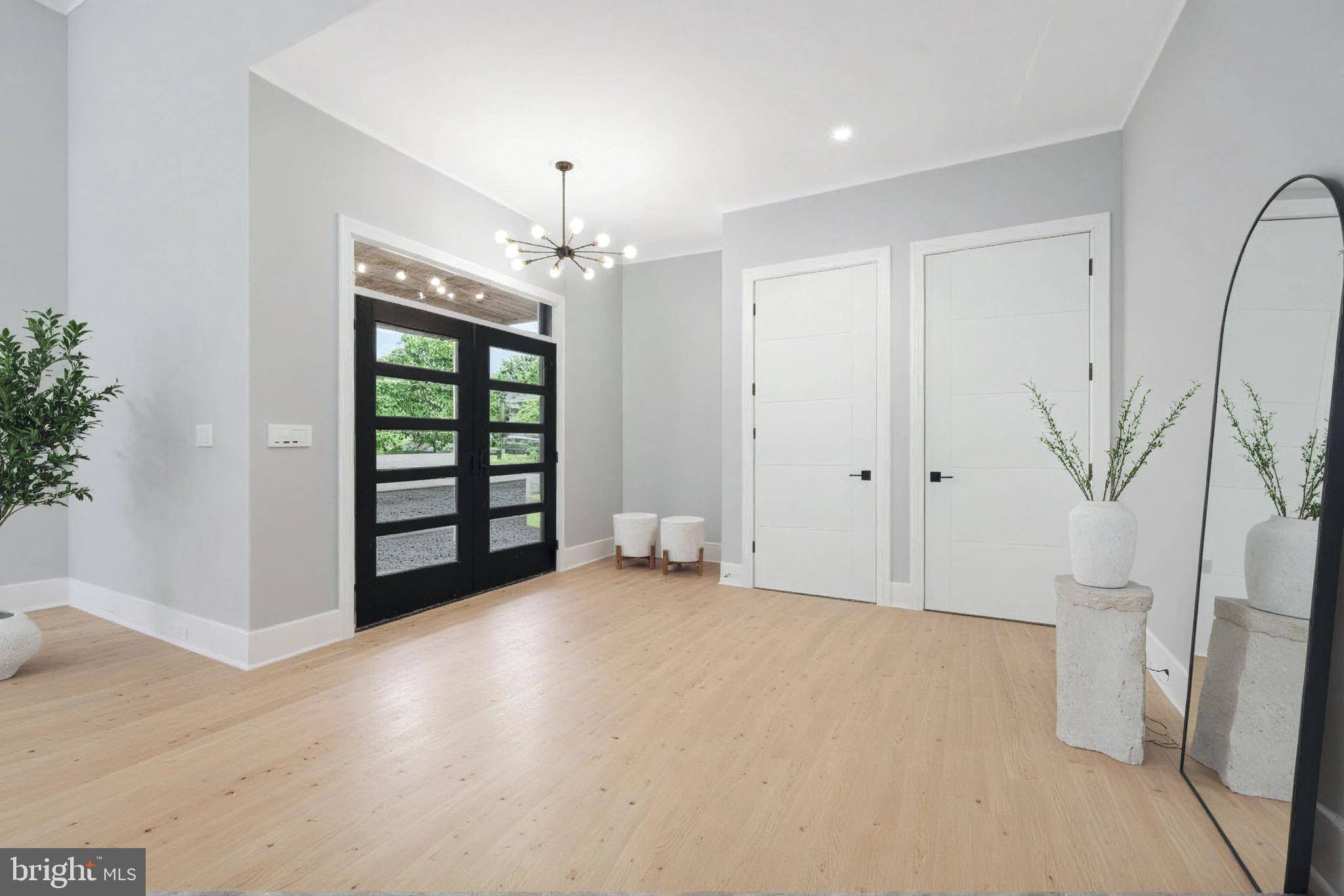 Mclean, VA 22101,1052 BALLS HILL RD