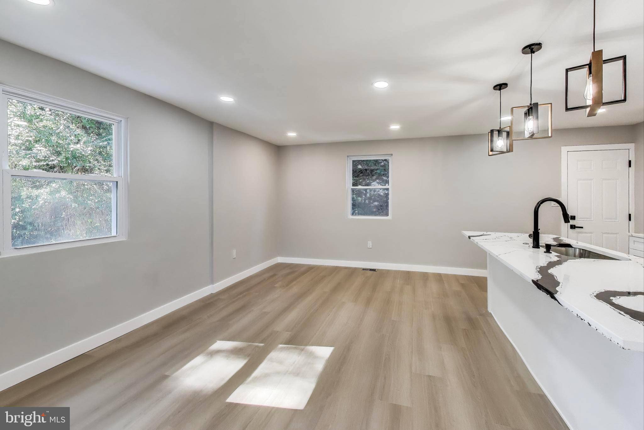 Landover, MD 20785,5813 DEWEY ST